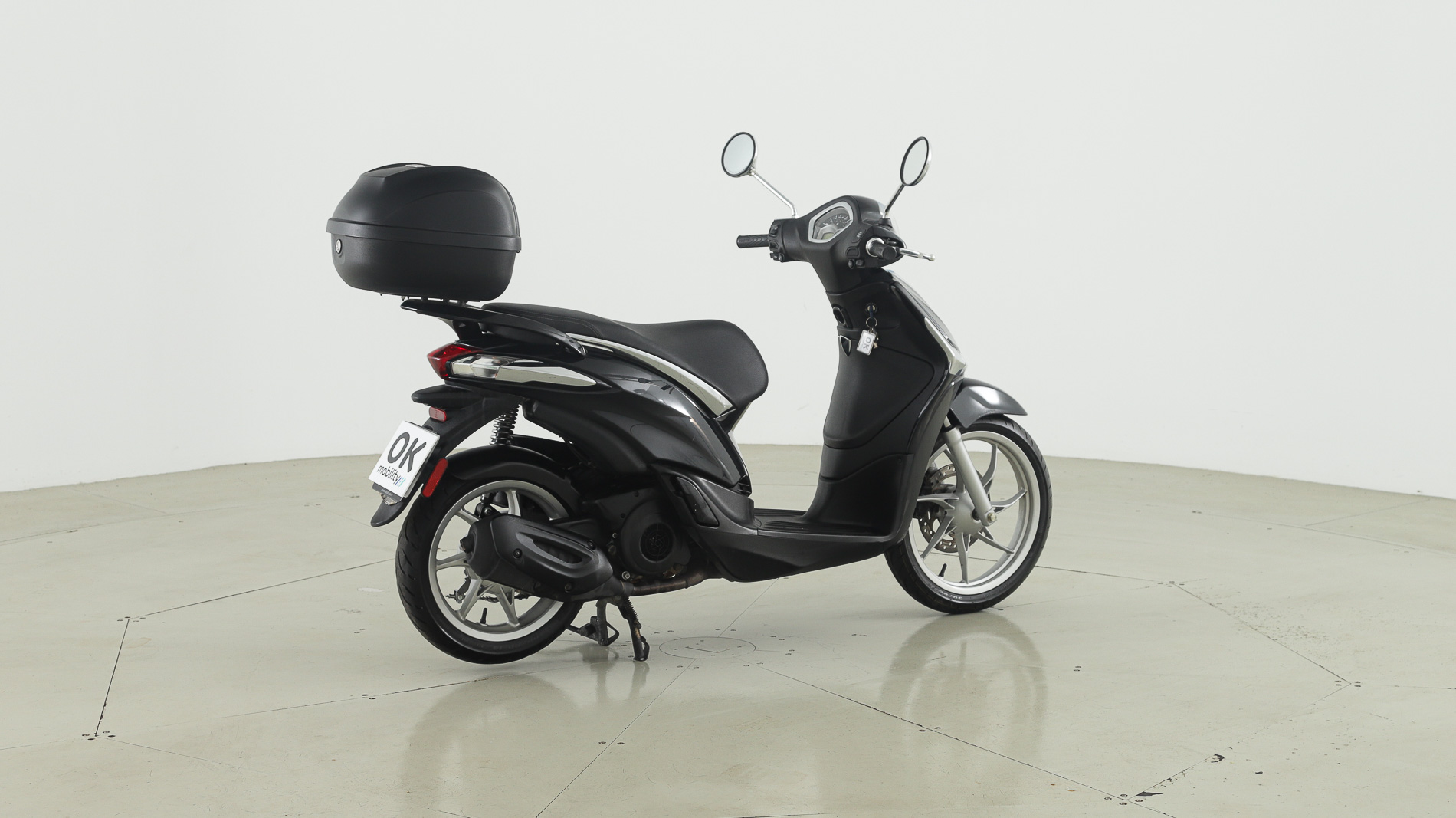 piaggio liberty nv 125CC 2022 negro 13