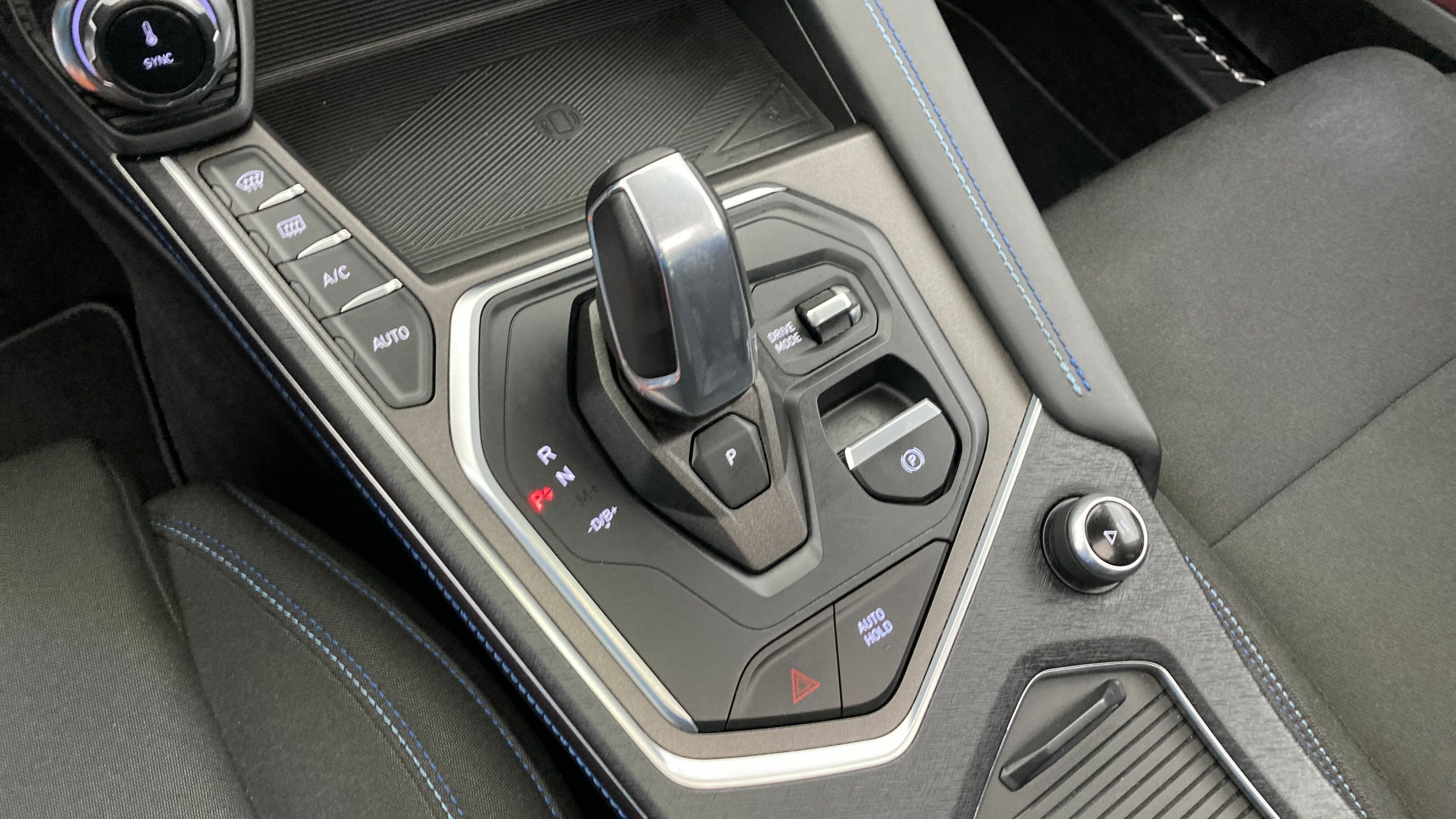 lynk&co 01 nv 1.5 PHEV 261 2022 blue 21