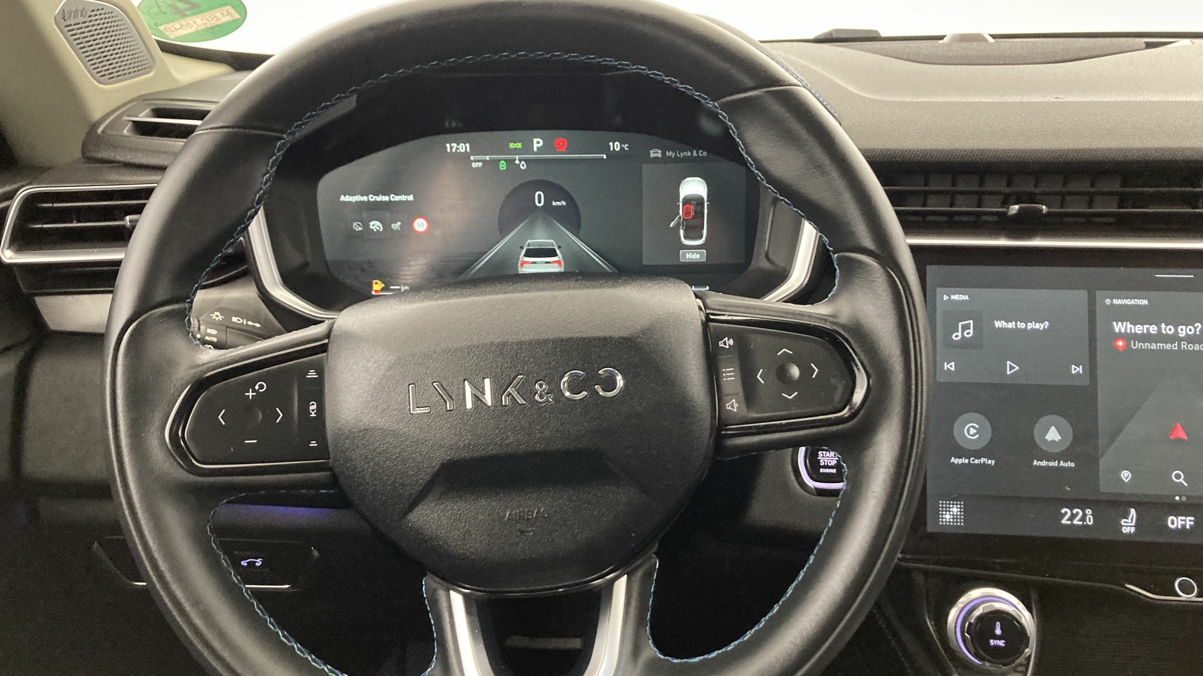 lynk&co 01 nv 1.5 PHEV 261 2022 black 14