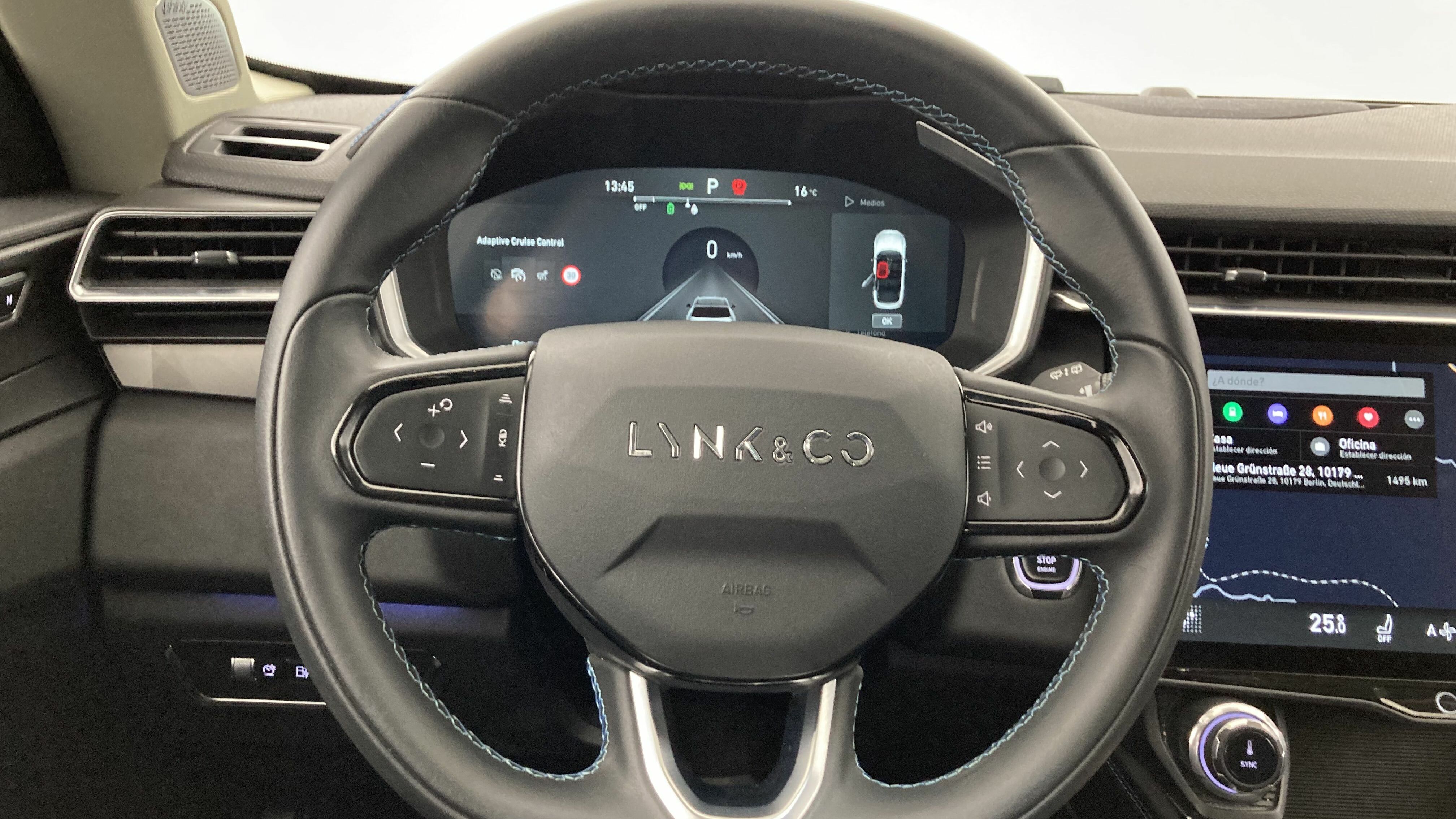 lynk&co 01 nv 1.5 PHEV 261 2022 black 18