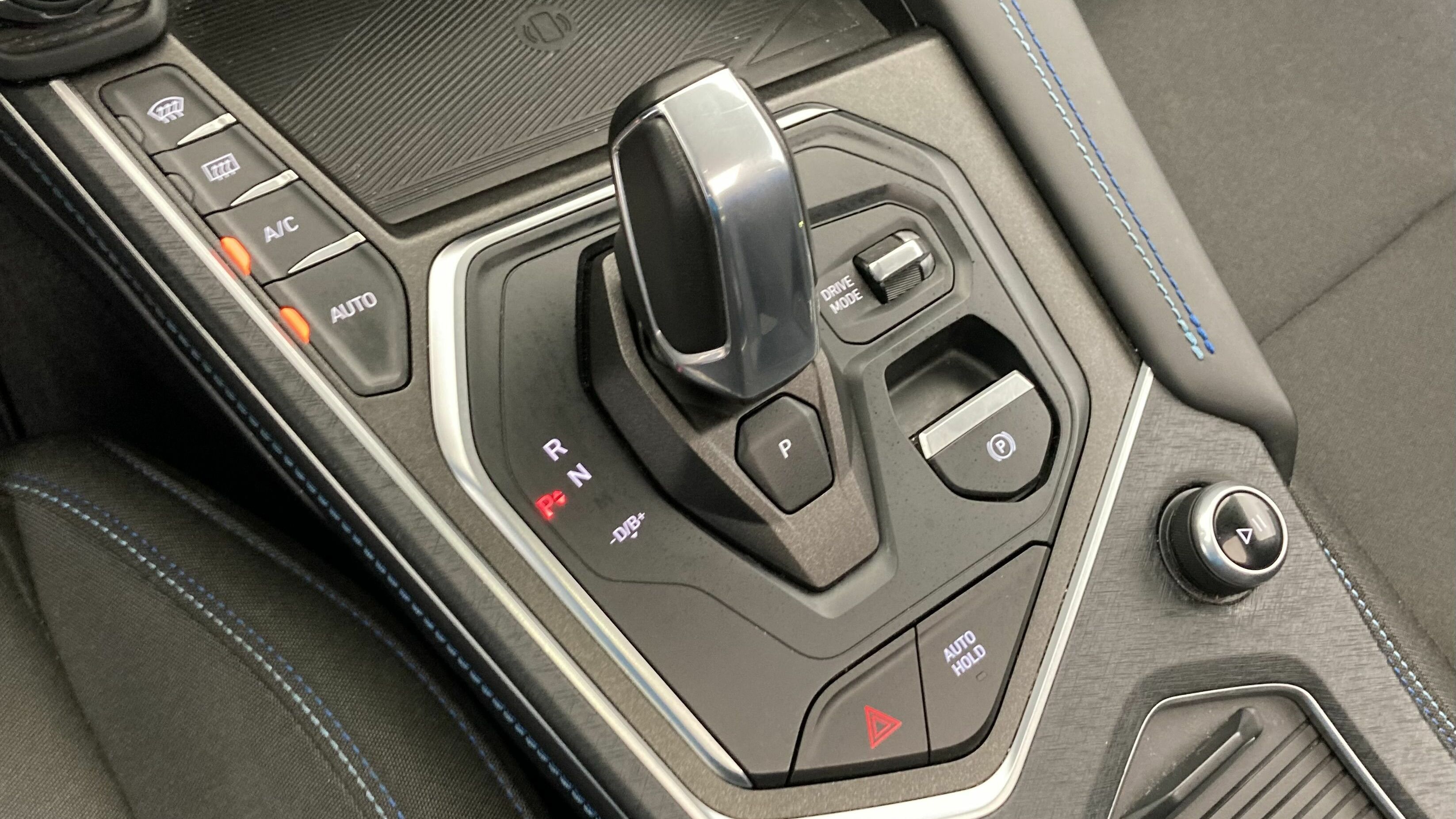 lynk&co 01 nv 1.5 PHEV 261 2022 black 21