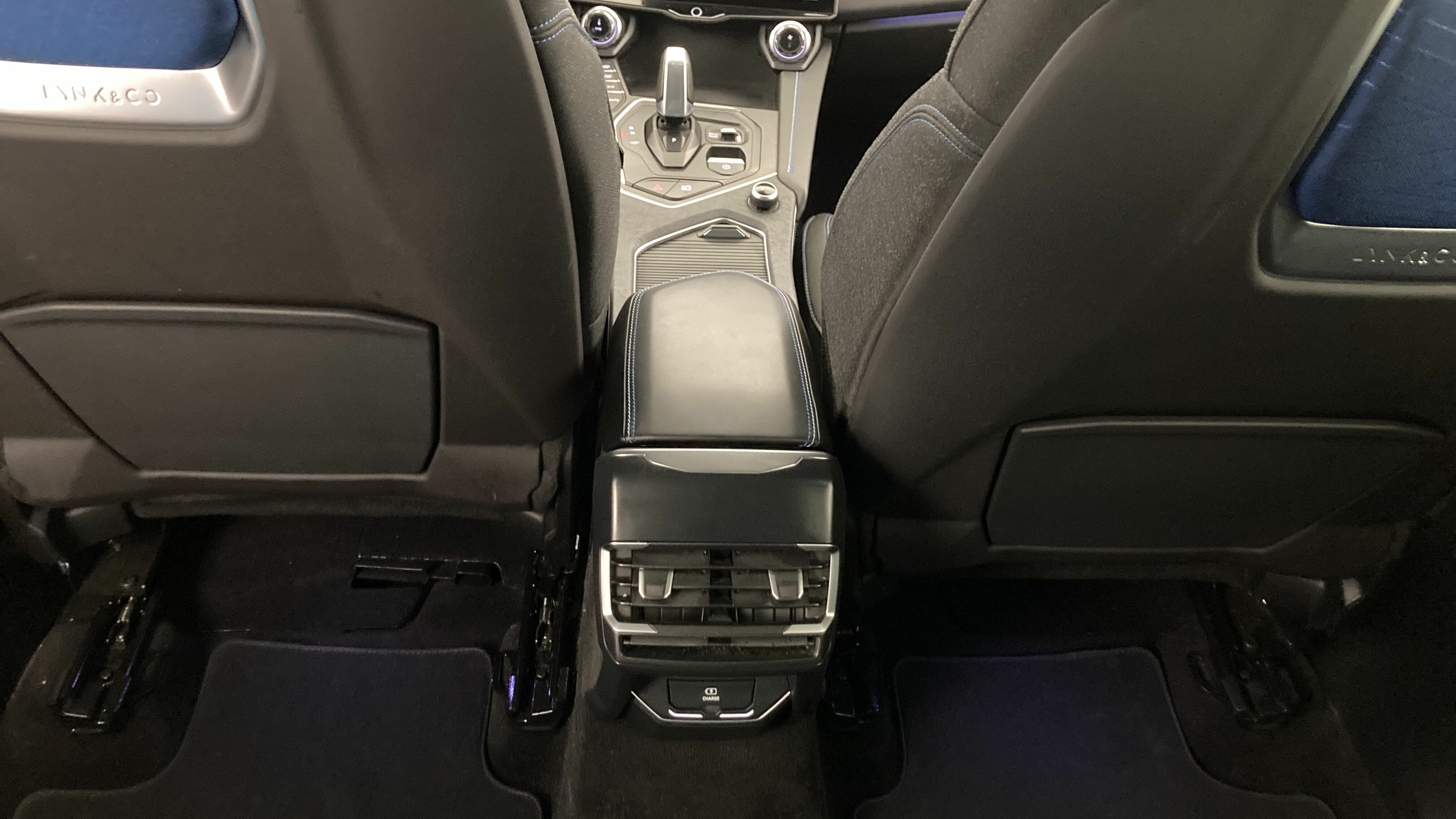 lynk&co 01 nv 1.5 PHEV 261 2022 black 23