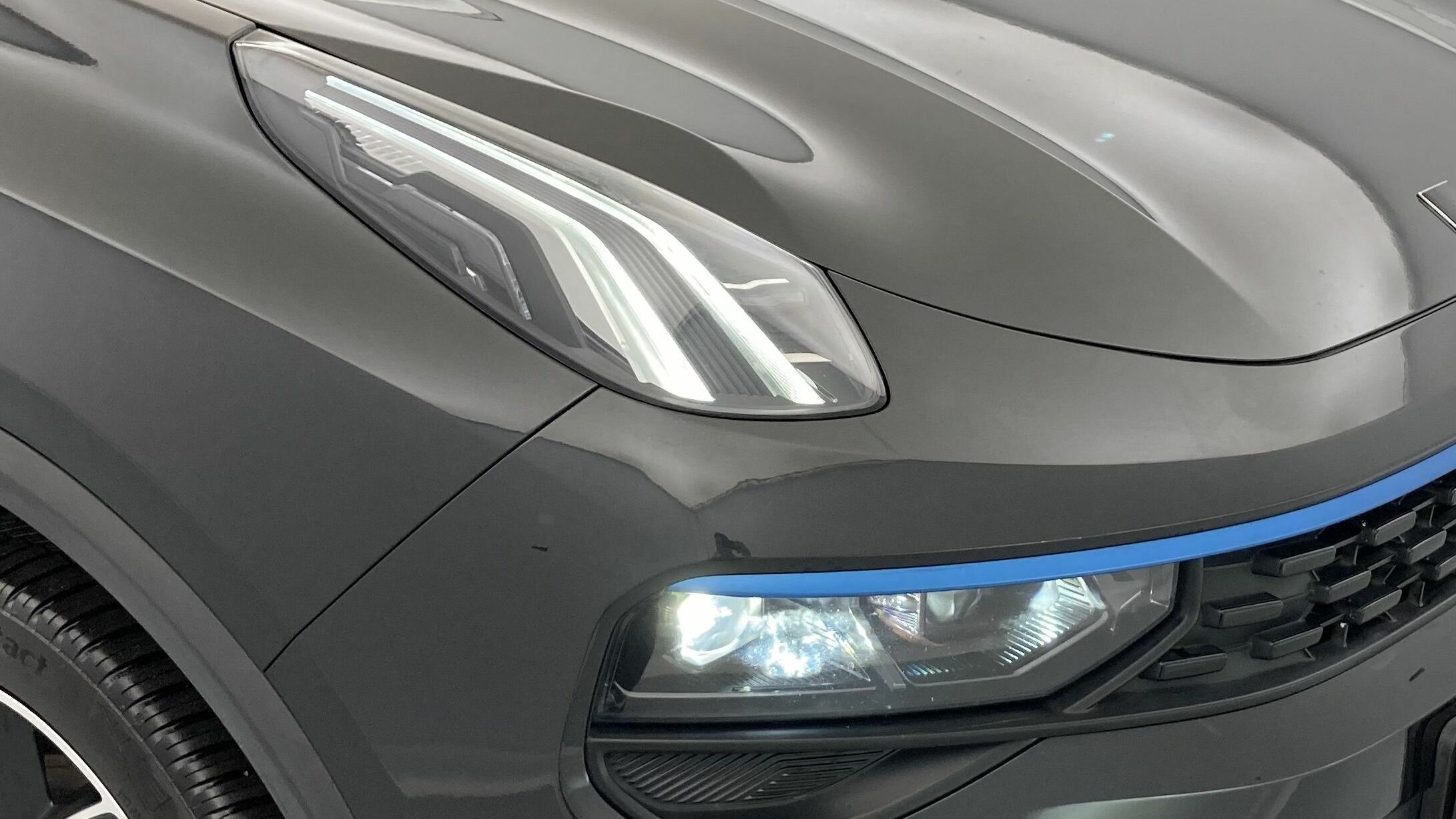 lynk&co 01 nv 1.5 PHEV 261 2022 black 30