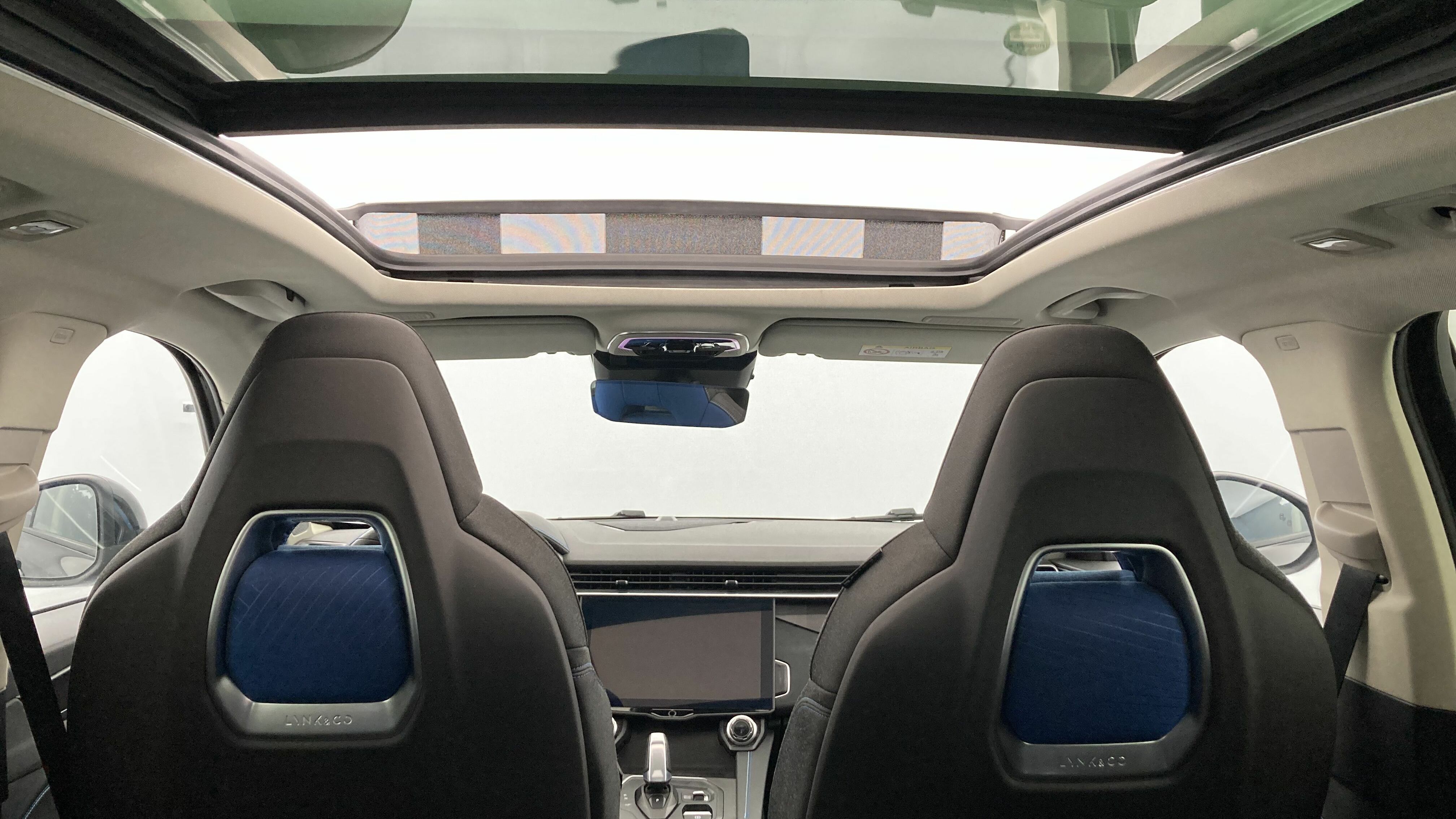 lynk&co 01 nv 1.5 PHEV 261 2022 black 33