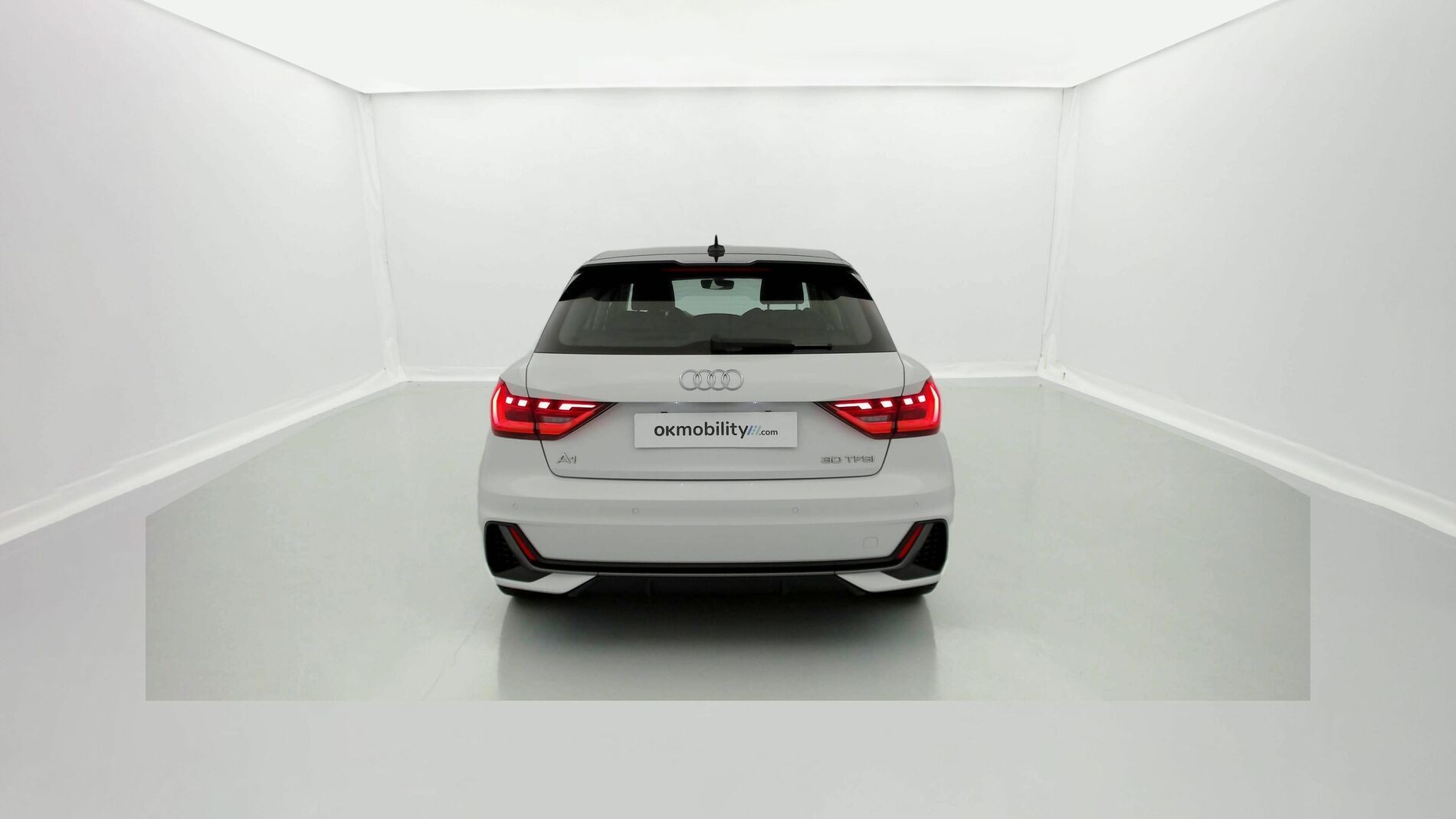 audi a1 sportback s line 30 TFSI 110 2022 gletscherweis / mythosschwarz 11