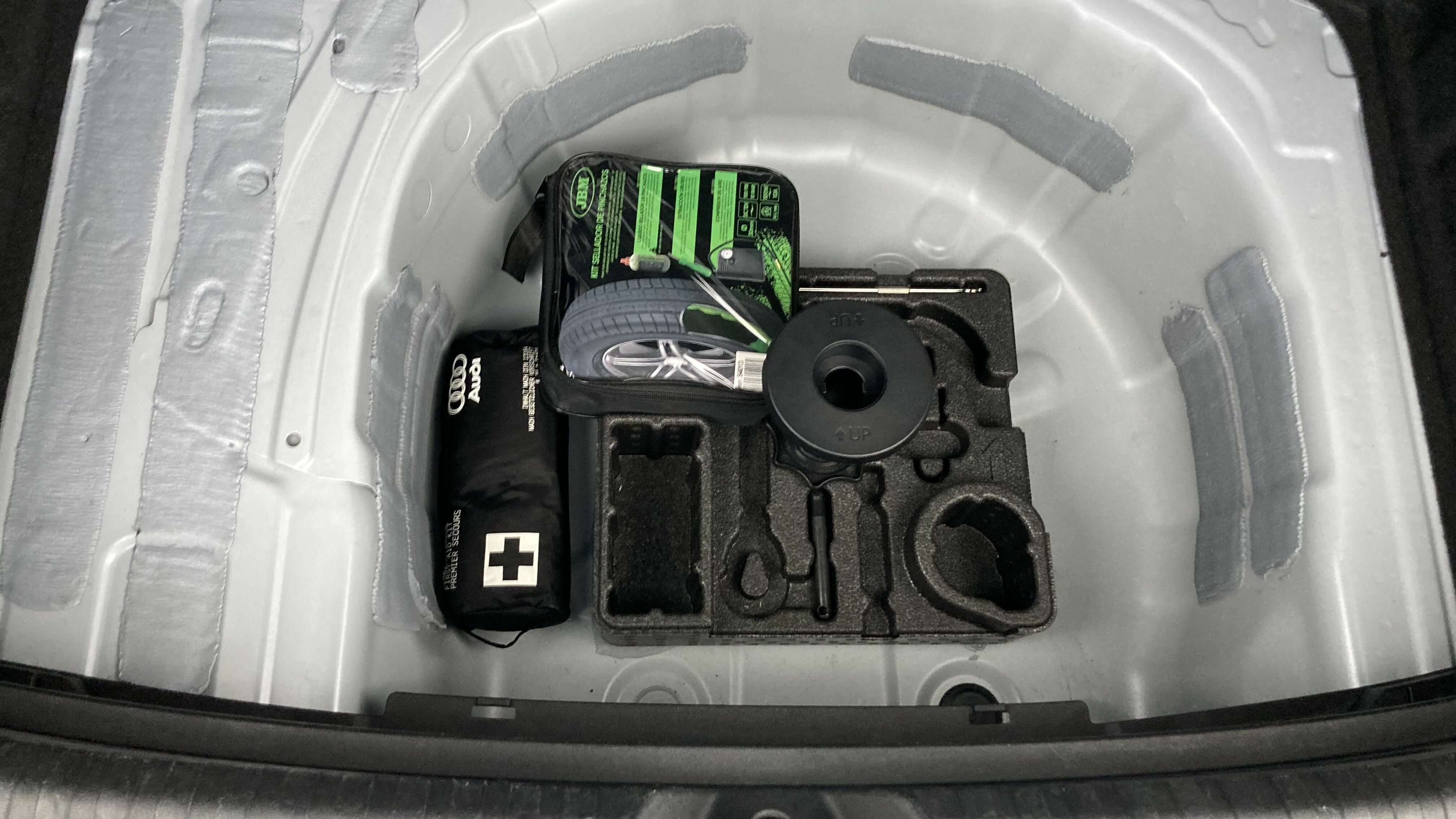 audi a1 sportback s line 30 TFSI 110 2022 gletscherweis / mythosschwarz 24