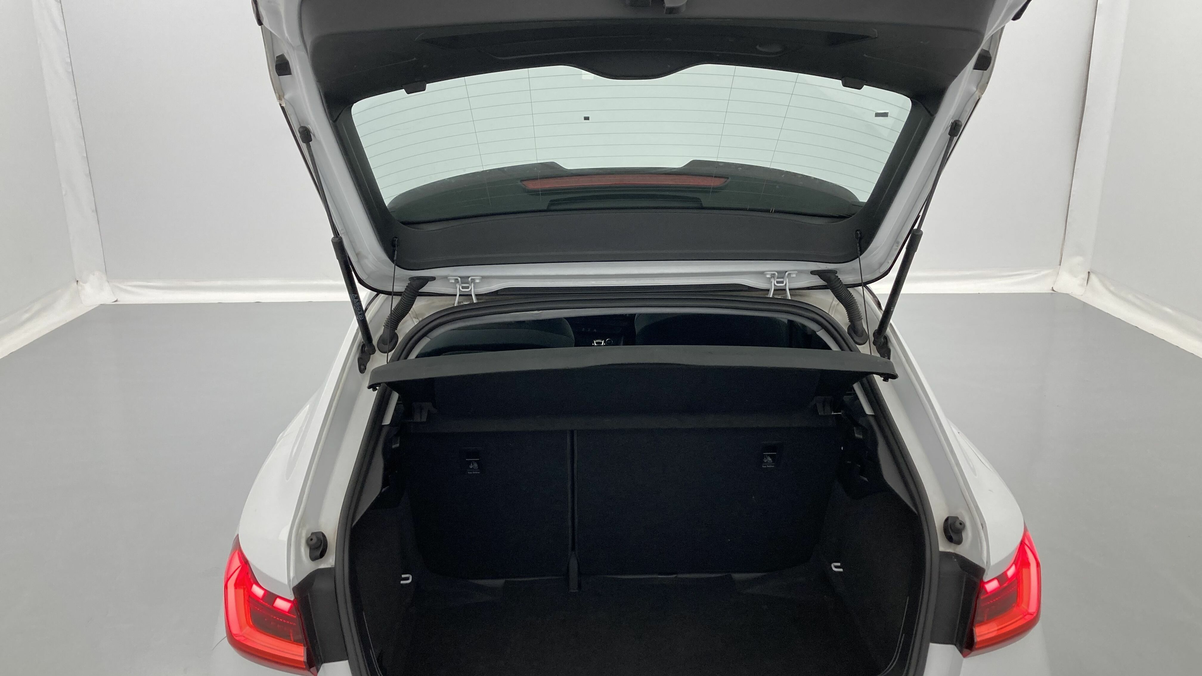 audi a1 sportback s line 30 TFSI 110 2022 gletscherweis / mythosschwarz 25