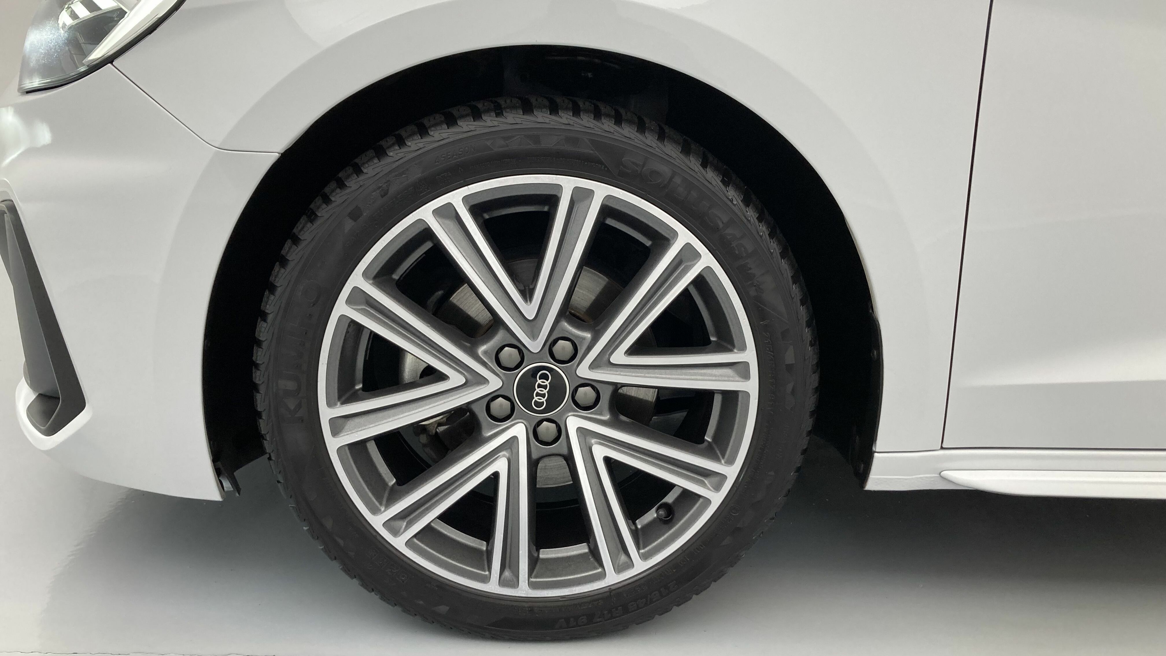 audi a1 sportback s line 30 TFSI 110 2022 gletscherweis / mythosschwarz 28