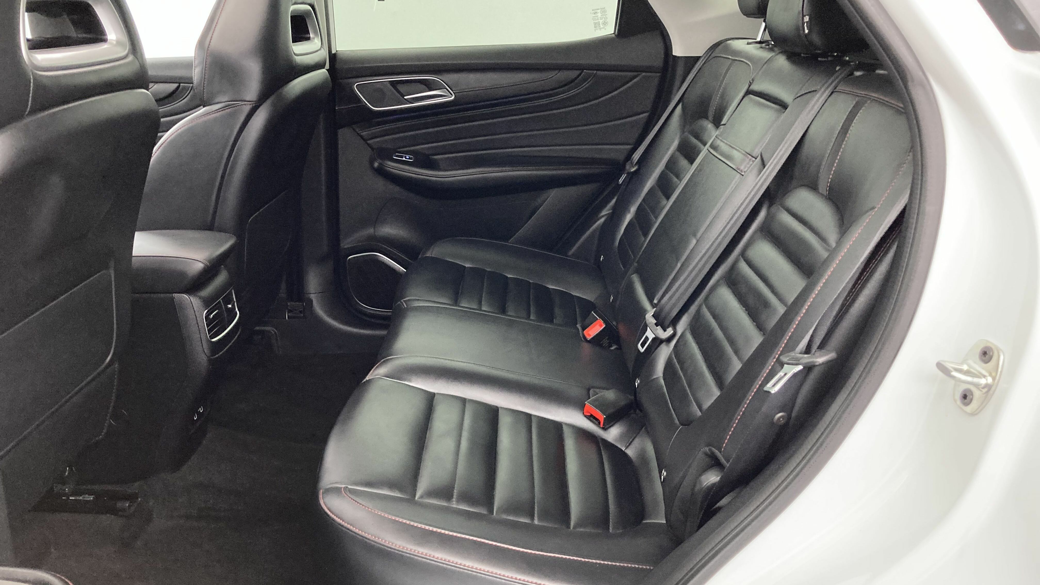 mg hs luxury 1.5 T-GDI 162 AT 2024 dover white 21