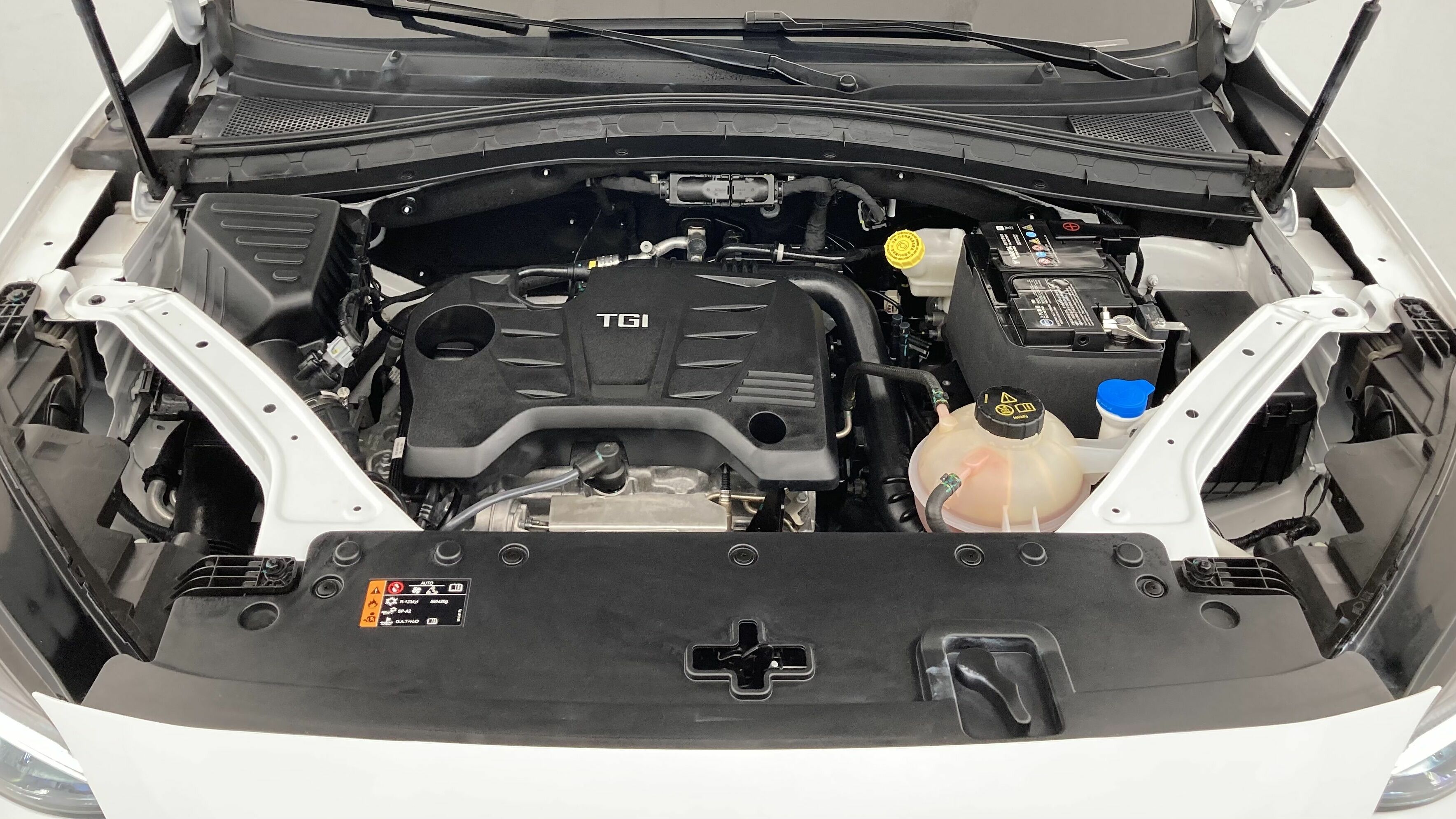 mg hs luxury 1.5 T-GDI 162 AT 2024 dover white 25