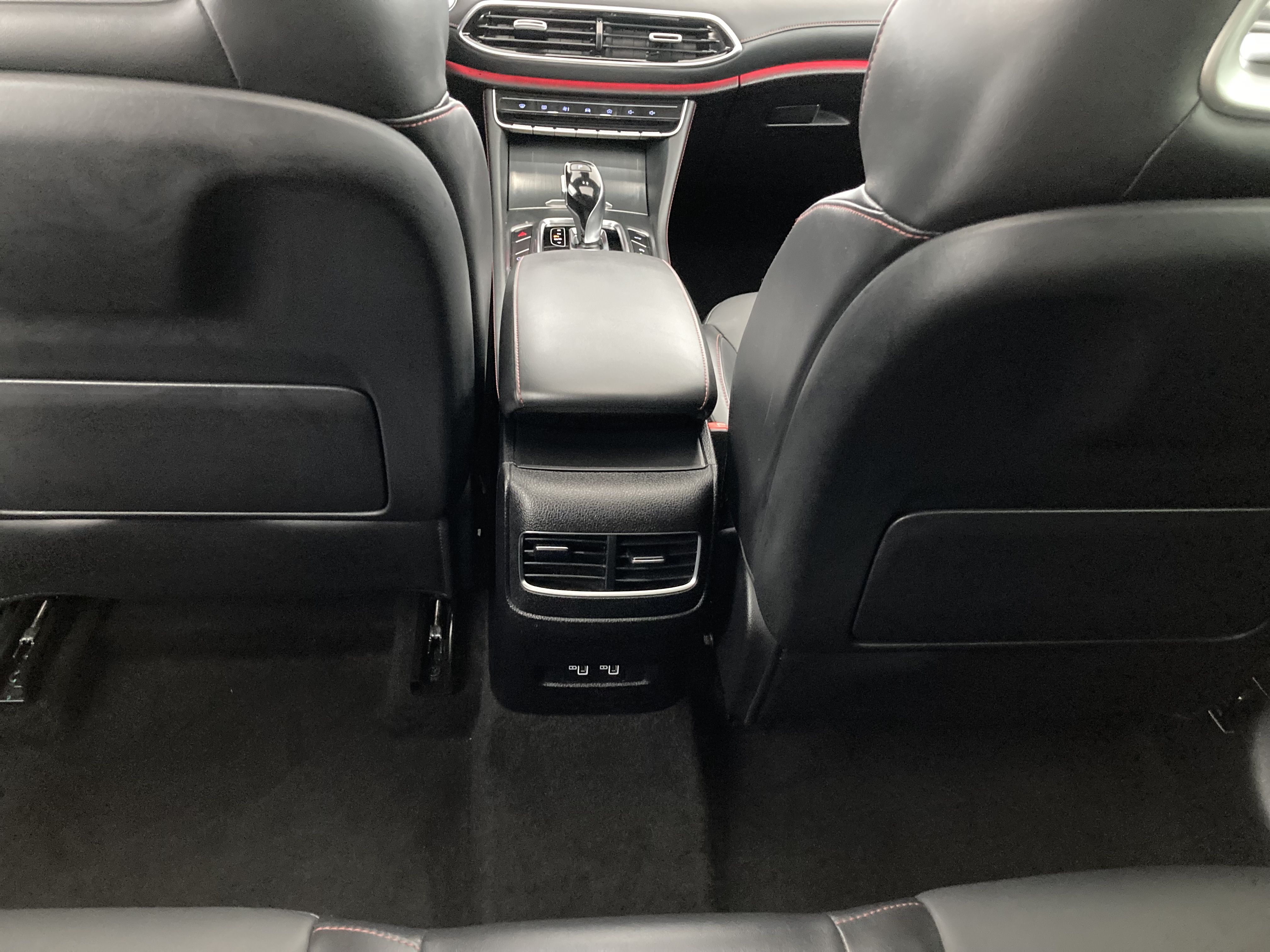 mg hs luxury 1.5 T-GDI 162 AT 2024 pebble black 18