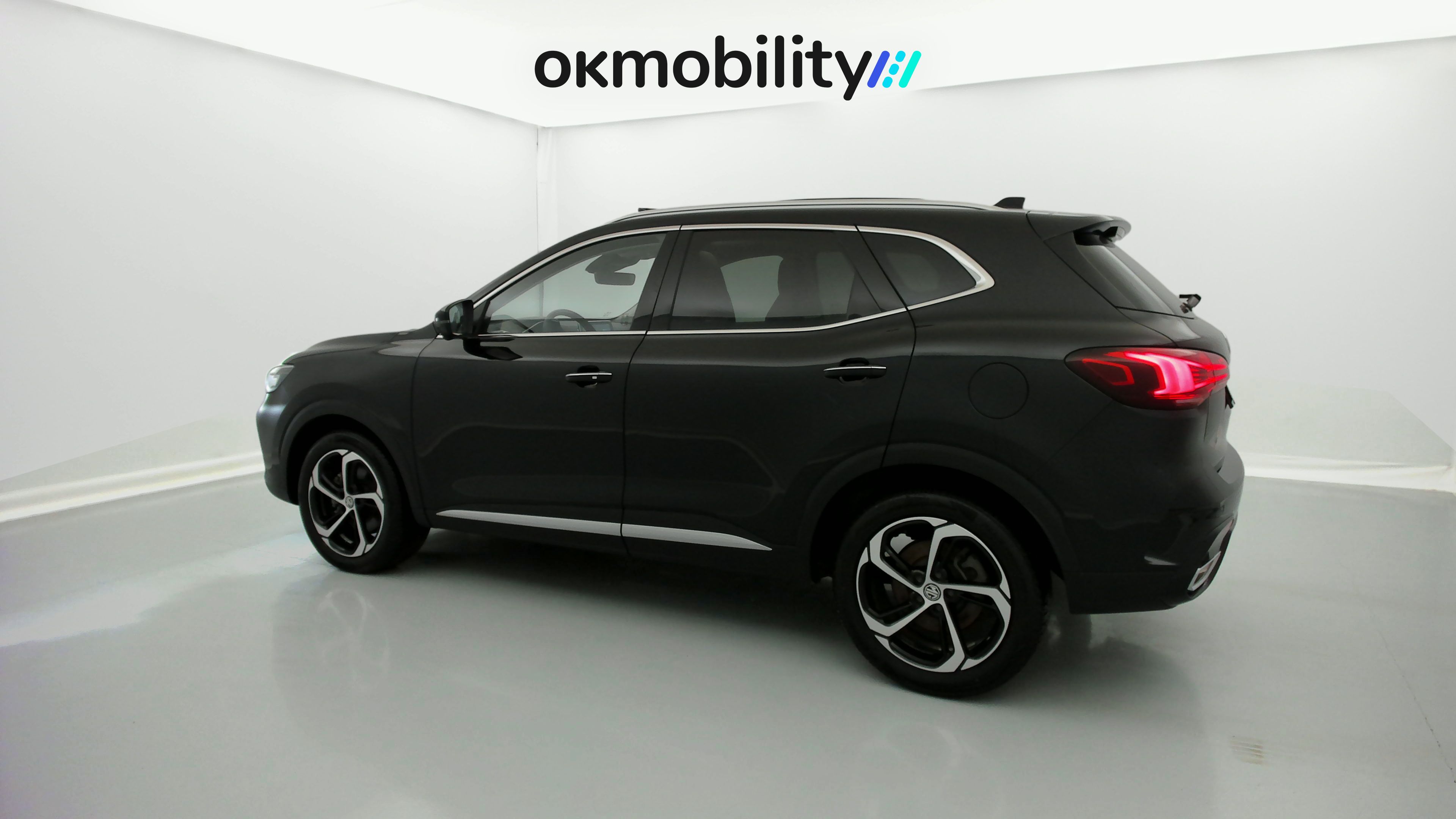 mg hs luxury 1.5 T-GDI 162 AT 2024 pebble black 9