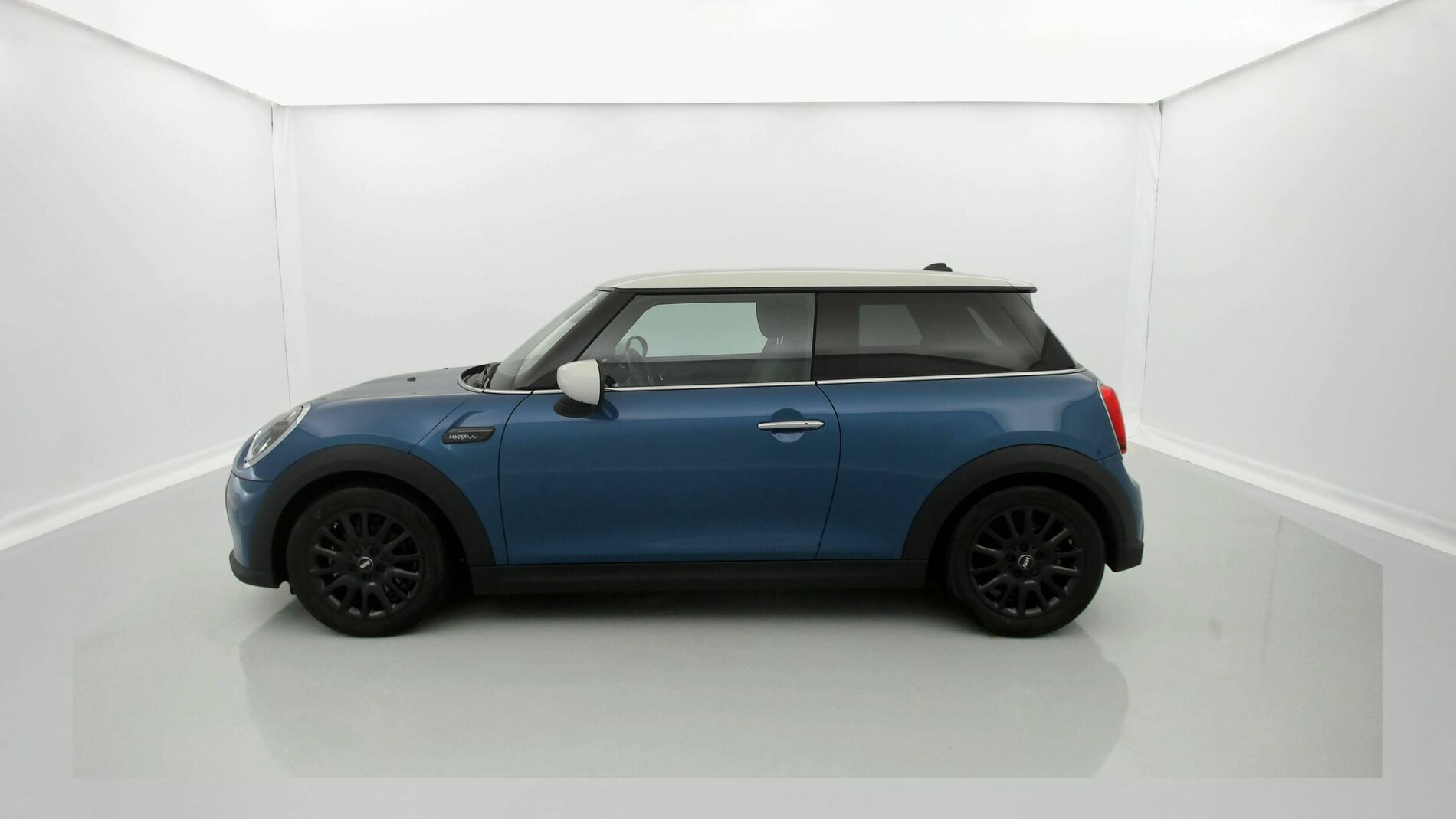 mini mini 3 puertas cooper 1.5 136CV STEPTRONIC 2023 island blue / blanco 3