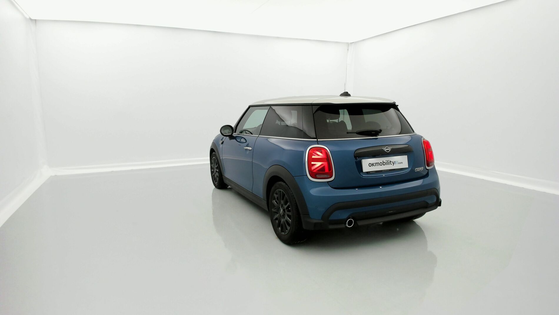 mini mini 3 puertas cooper 1.5 136CV STEPTRONIC 2023 island blue / blanco 5
