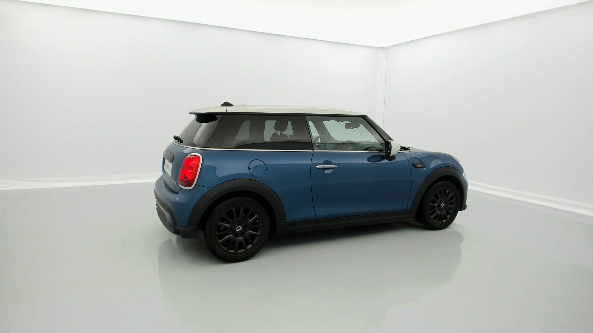 mini mini 3 puertas cooper 1.5 136CV STEPTRONIC 2023 island blue / blanco 8