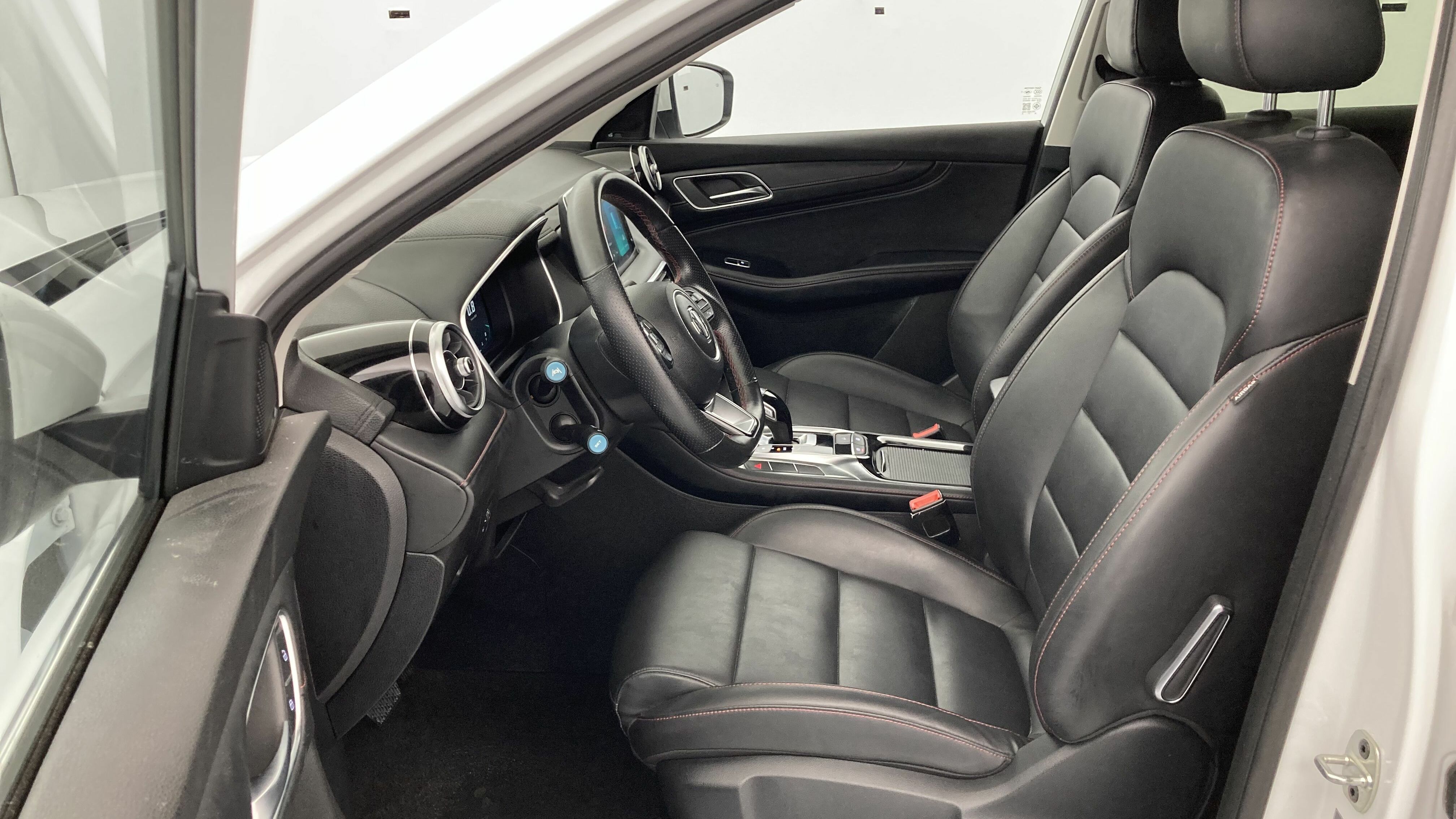 mg hs comfort 1.5 T-GDI 162 AT 2023 dover white 14