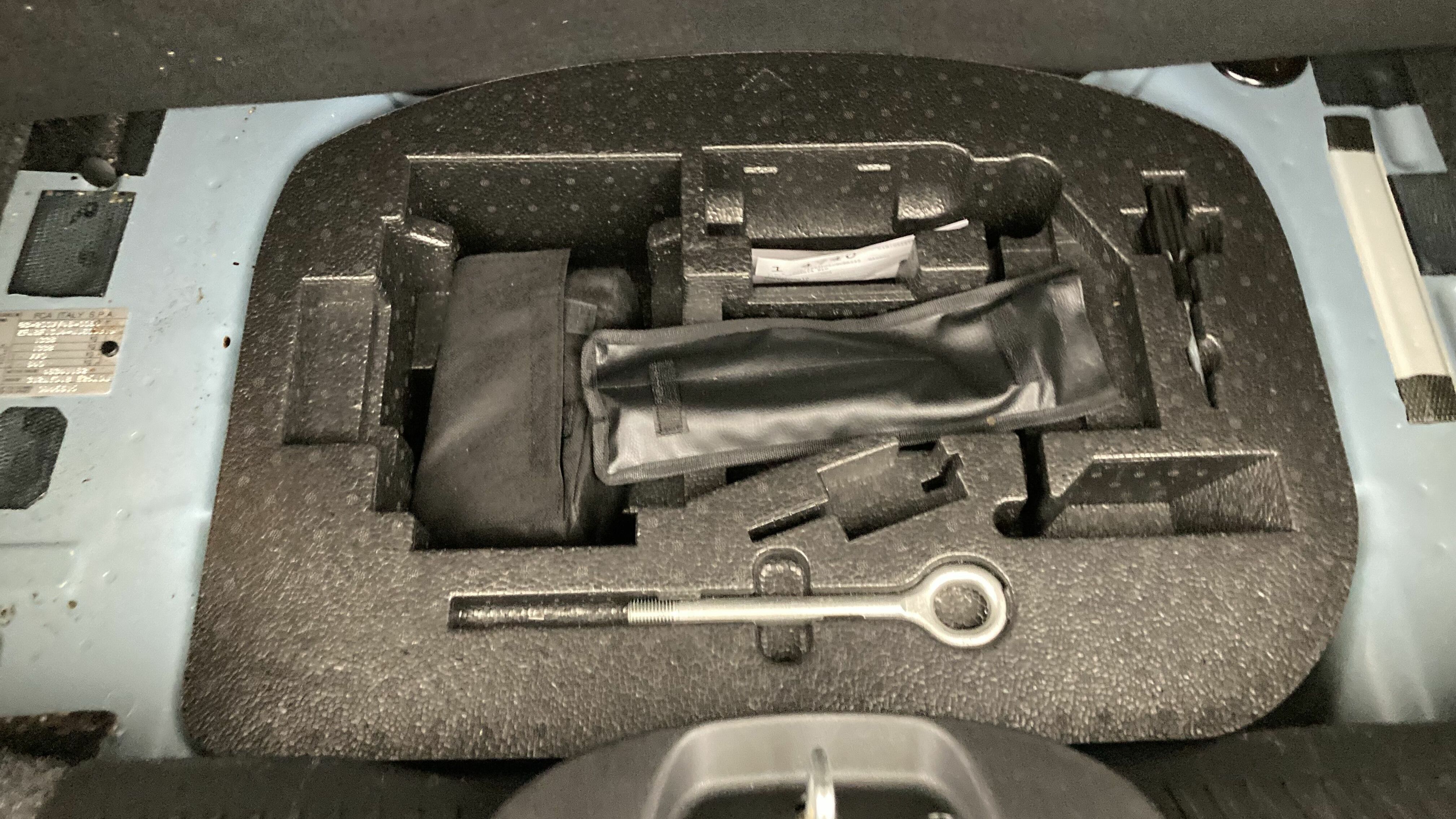 fiat 500c dolcevita 1.0 HYBRID 70 MHEV 2022 azul dipinto 23