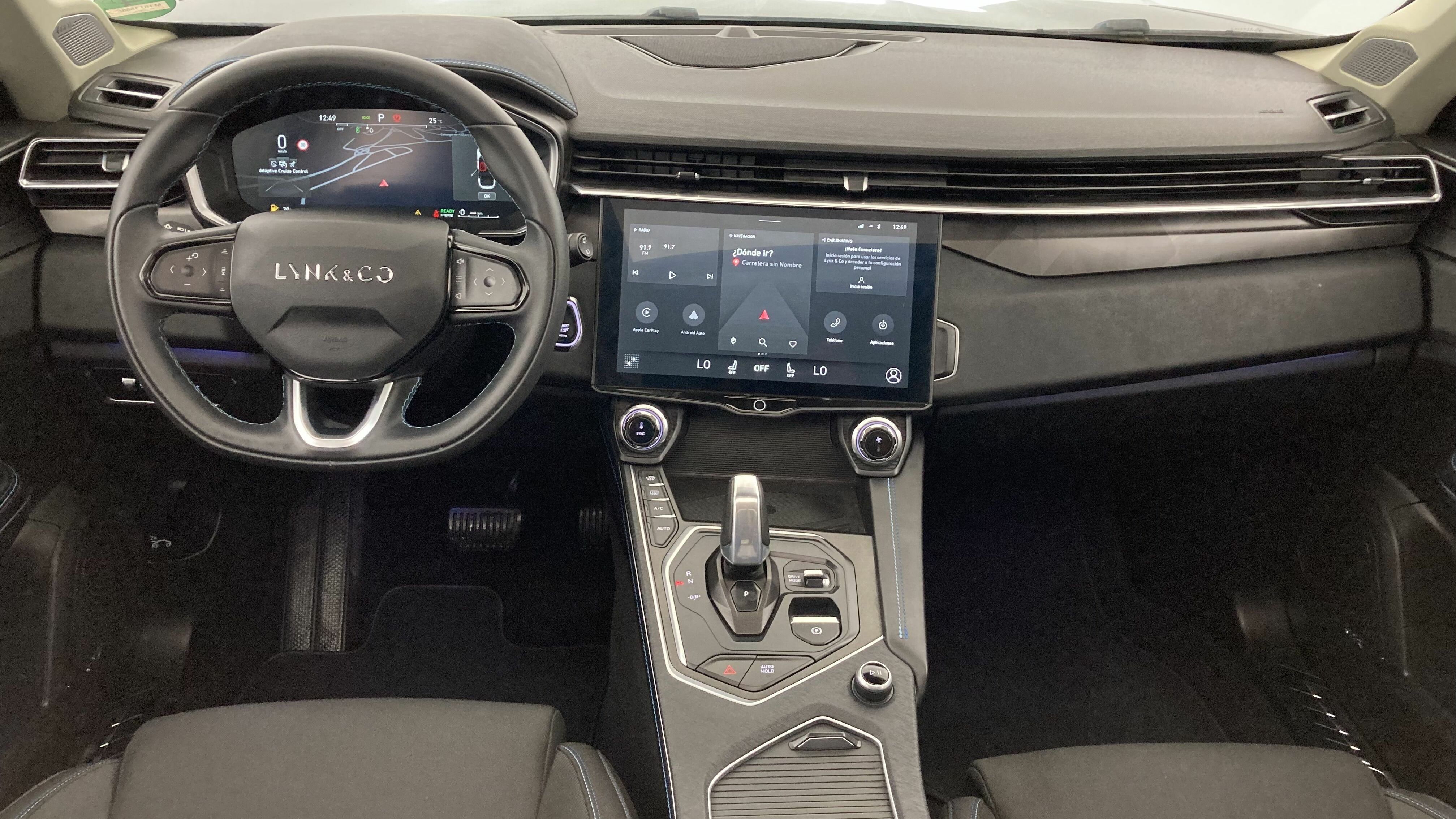 lynk&co 1 nv 1.5 PHEV 261 2022 black 16