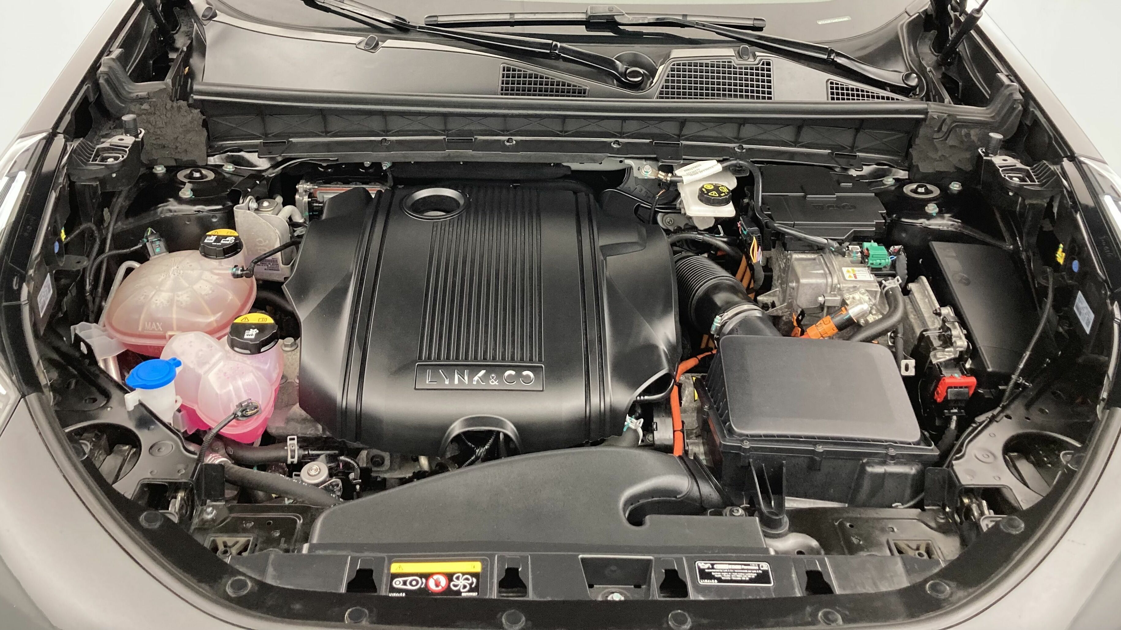 lynk&co 1 nv 1.5 PHEV 261 2022 black 25