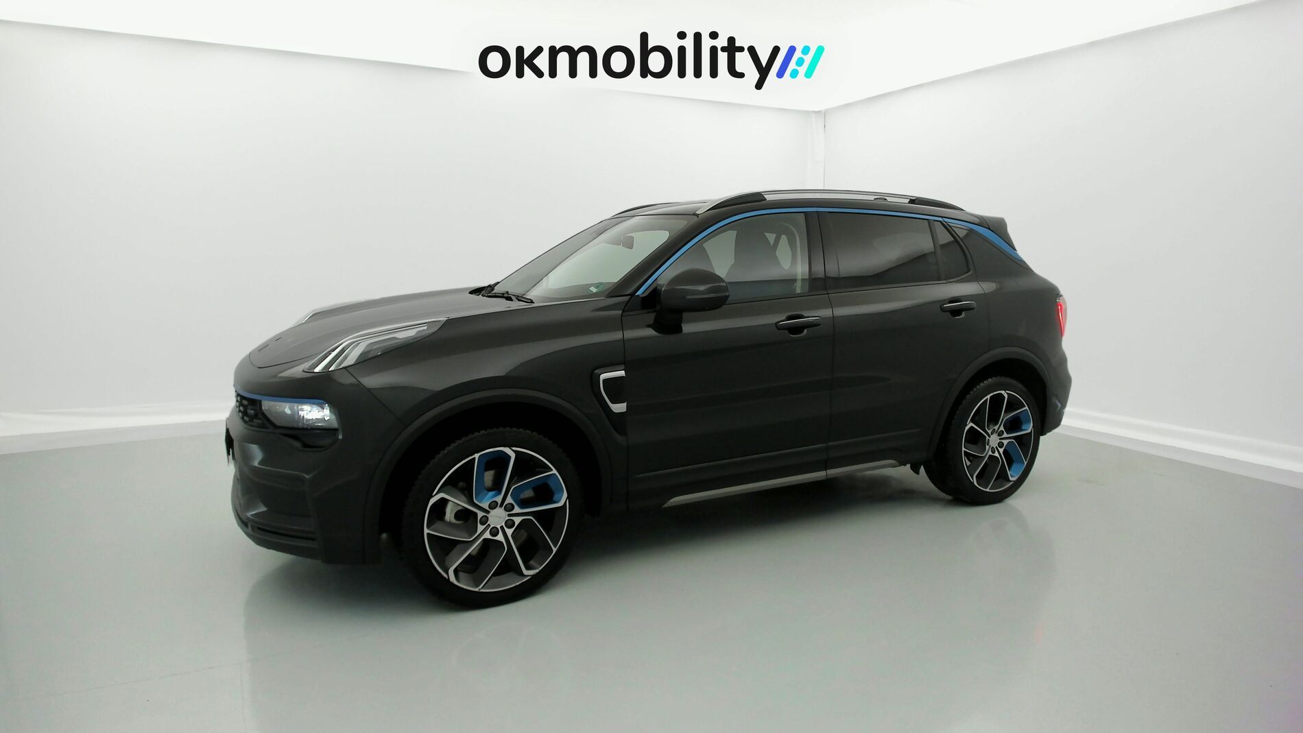 lynk&co 1 nv 1.5 PHEV 261 2022 black 5