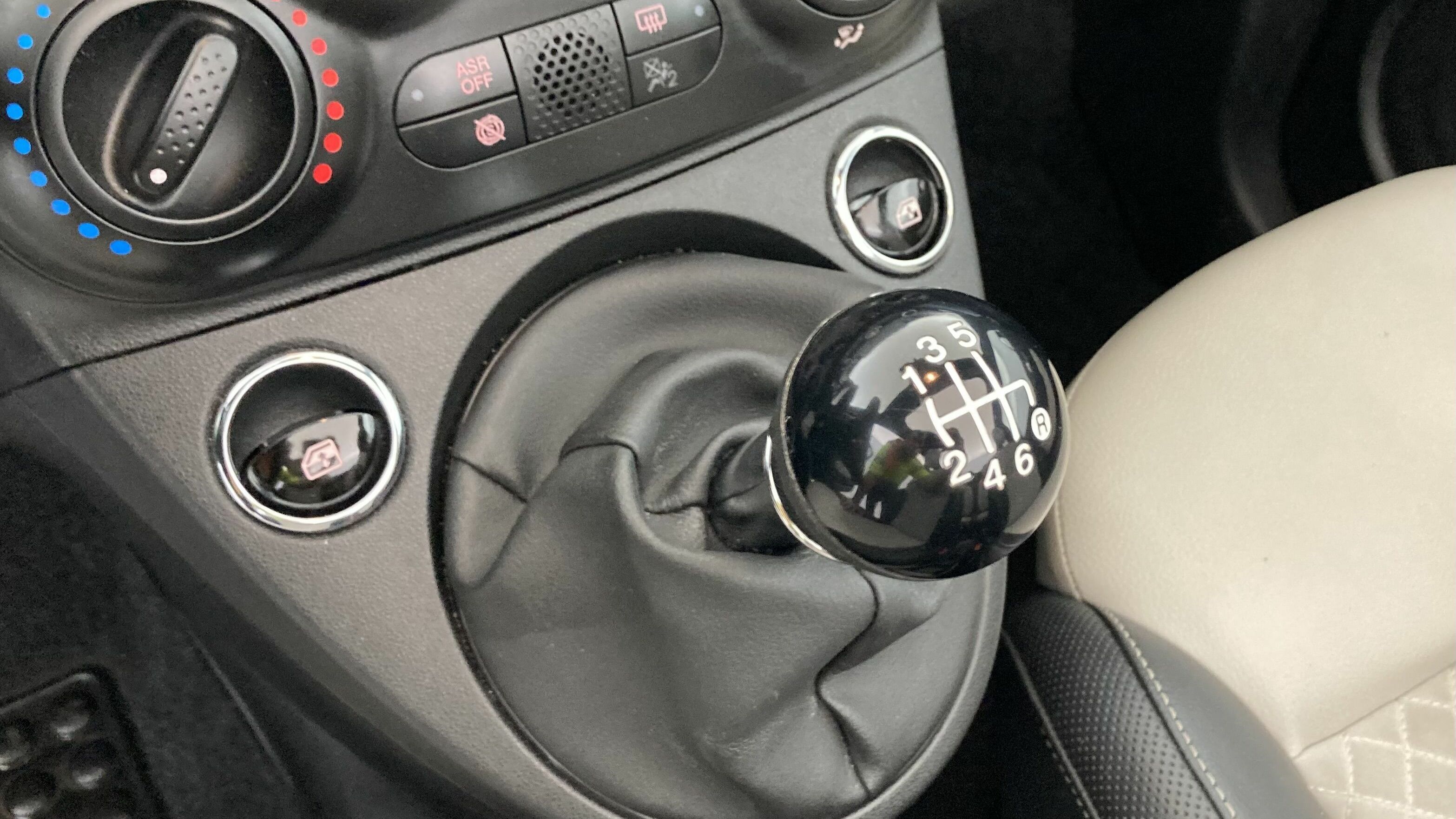 fiat 500c dolcevita 1.0 HYBRID 70 MHEV 2022 azul dipinto 20