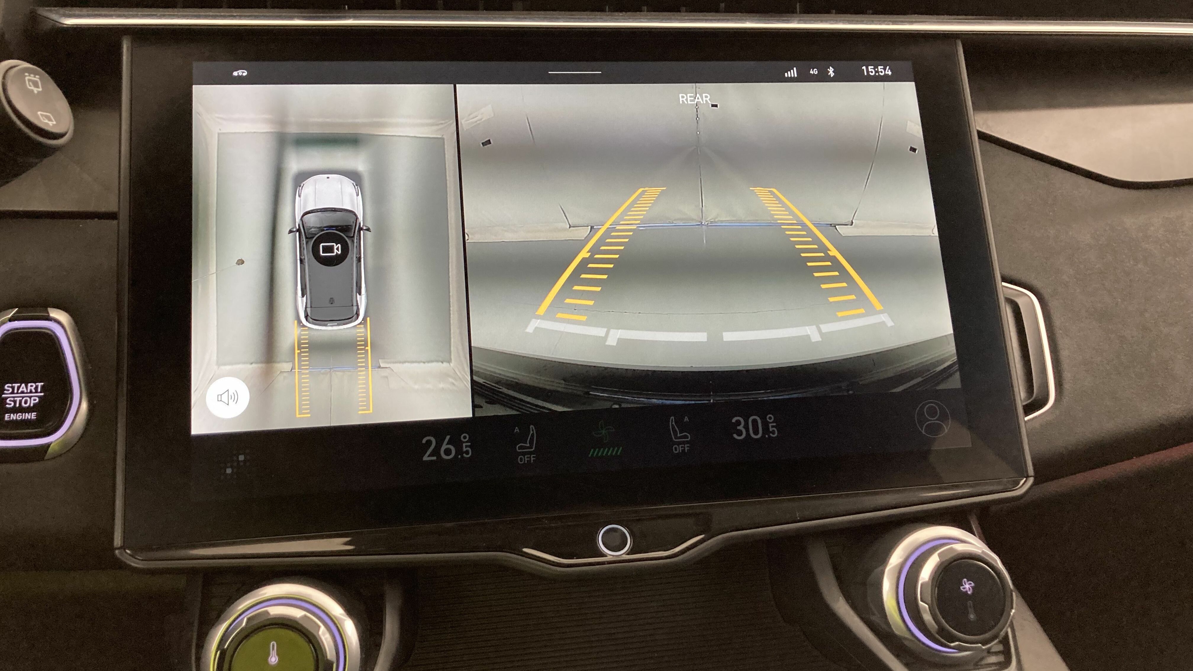 lynk&co 1 nv 1.5 PHEV 261 2022 black 19