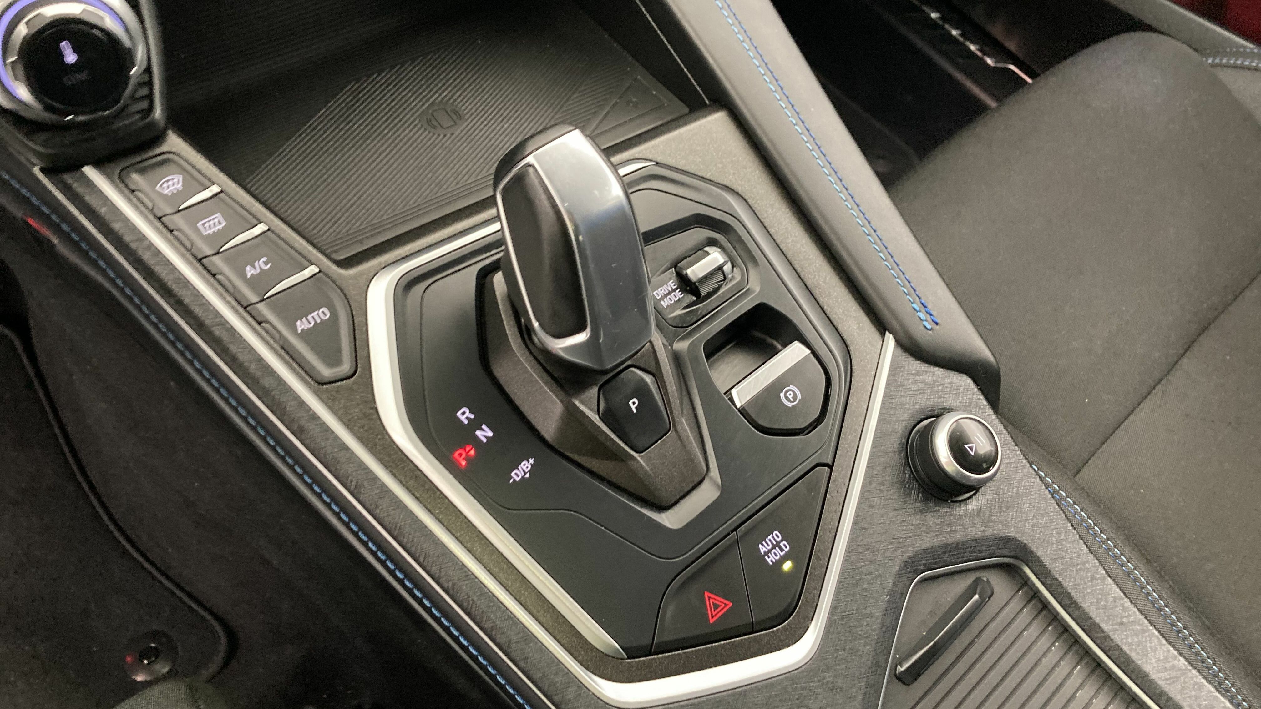 lynk&co 1 nv 1.5 PHEV 261 2022 black 20