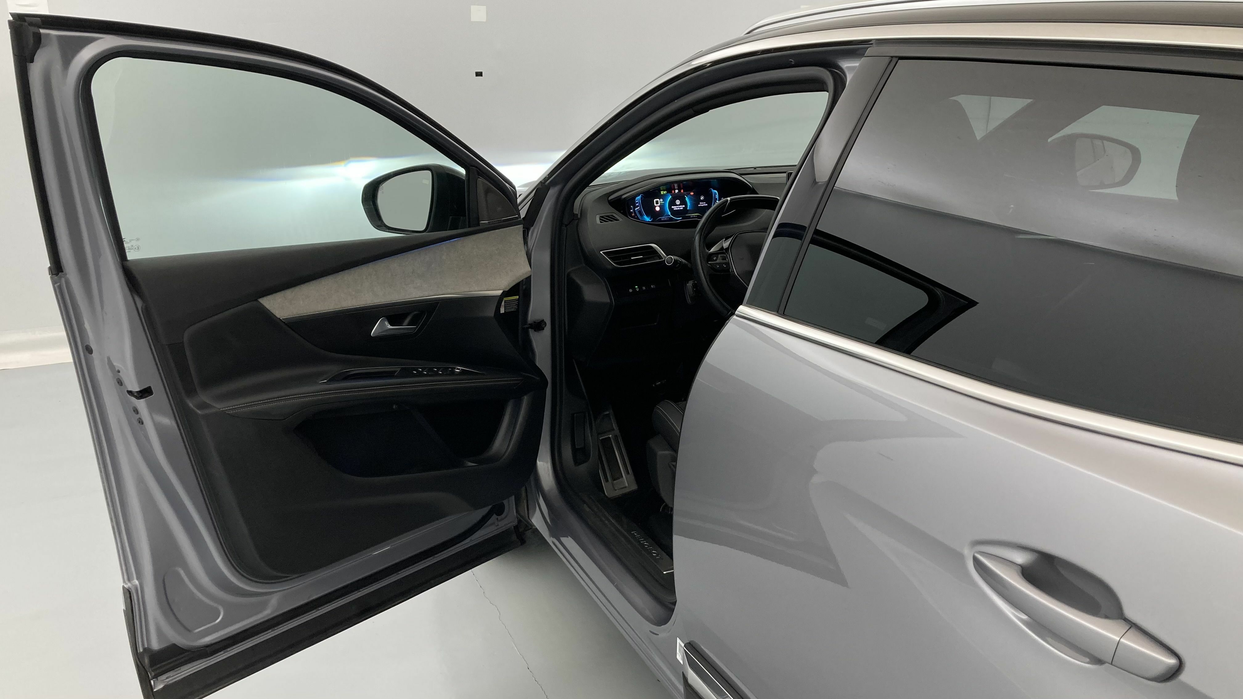 peugeot 3008 gt pack 1.6 HYBRID 300 EAT PHEV 2022 gris artense / negro 12