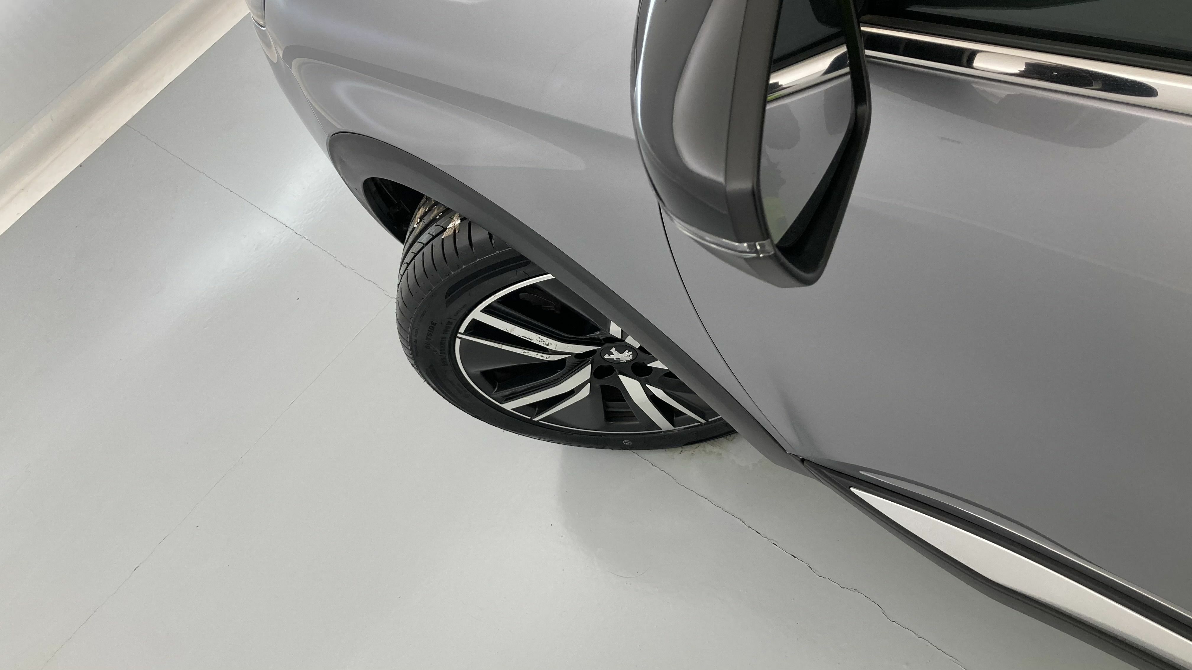 peugeot 3008 gt pack 1.6 HYBRID 300 EAT PHEV 2022 gris artense / negro 26