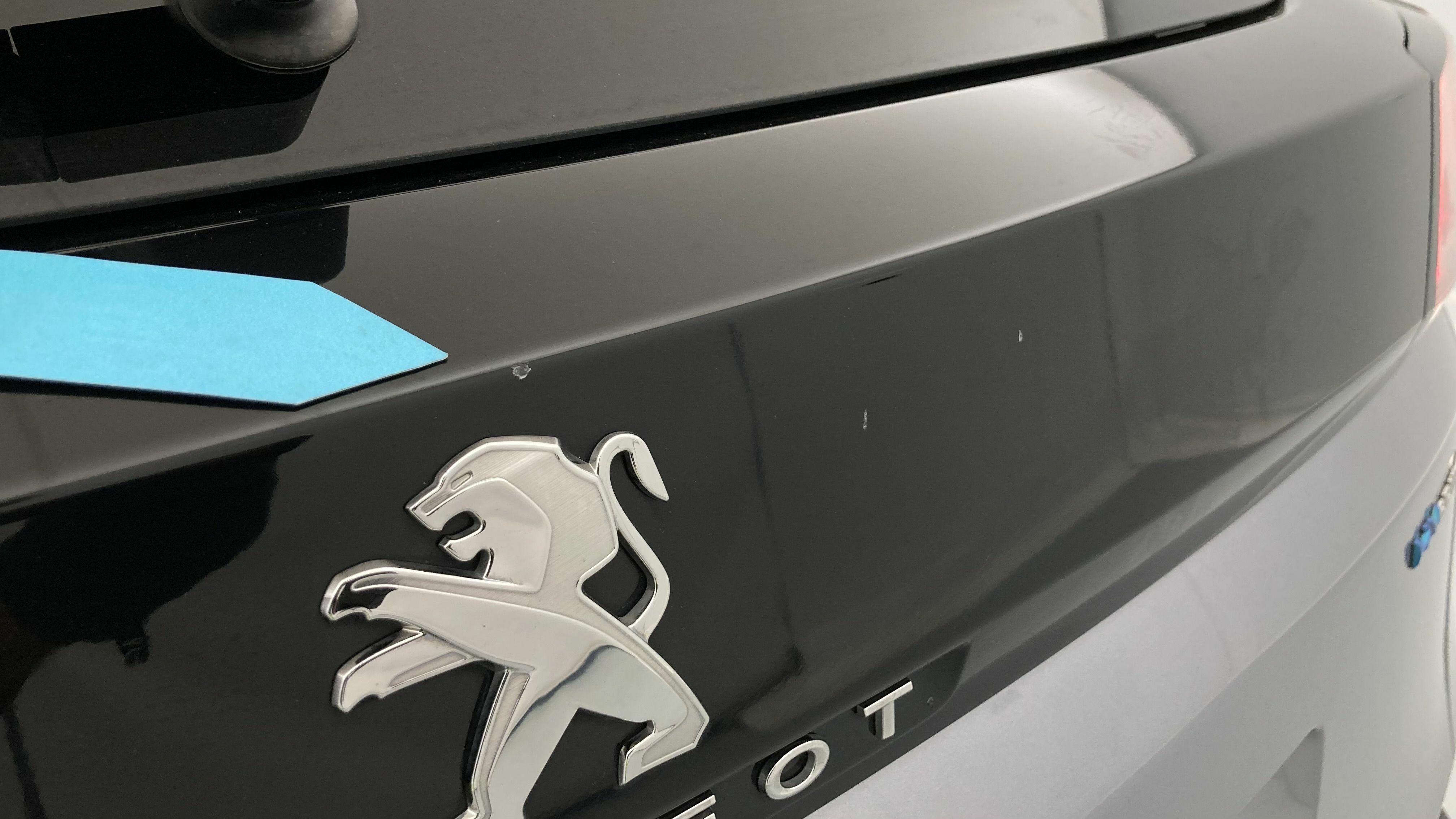 peugeot 3008 gt pack 1.6 HYBRID 300 EAT PHEV 2022 gris artense / negro 33