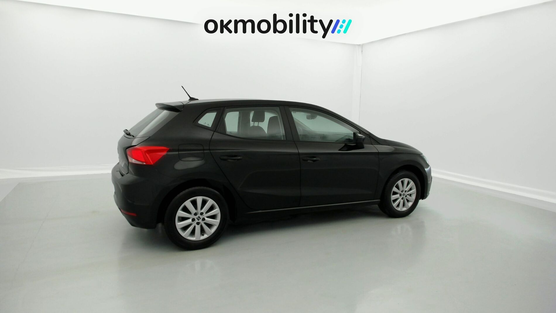 seat ibiza style 1.0 TSI 95 2023 preto midnight 12