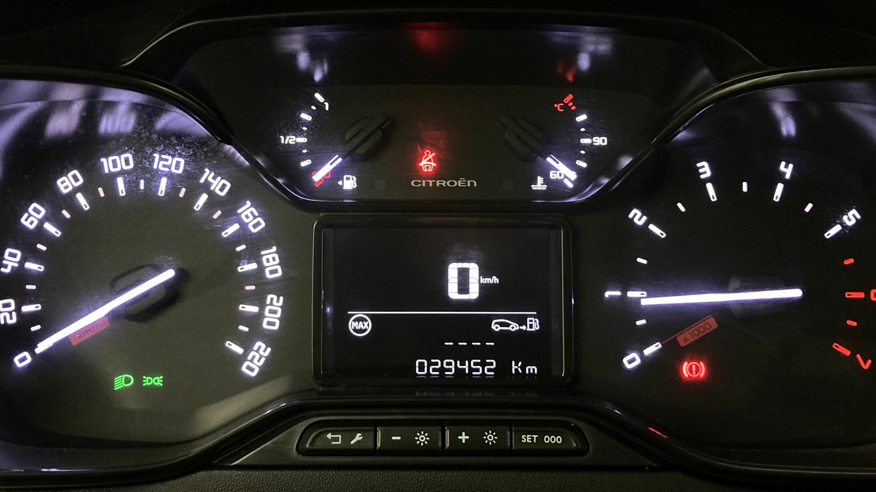 citroen c3 origin max 1.2 PURETECH 83 2024 gris platino / negro 17