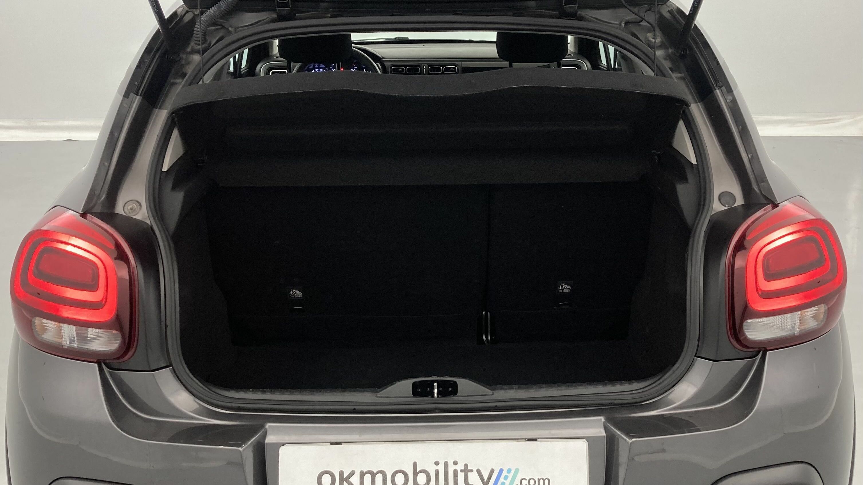 citroen c3 origin max 1.2 PURETECH 83 2024 gris platino / negro 23