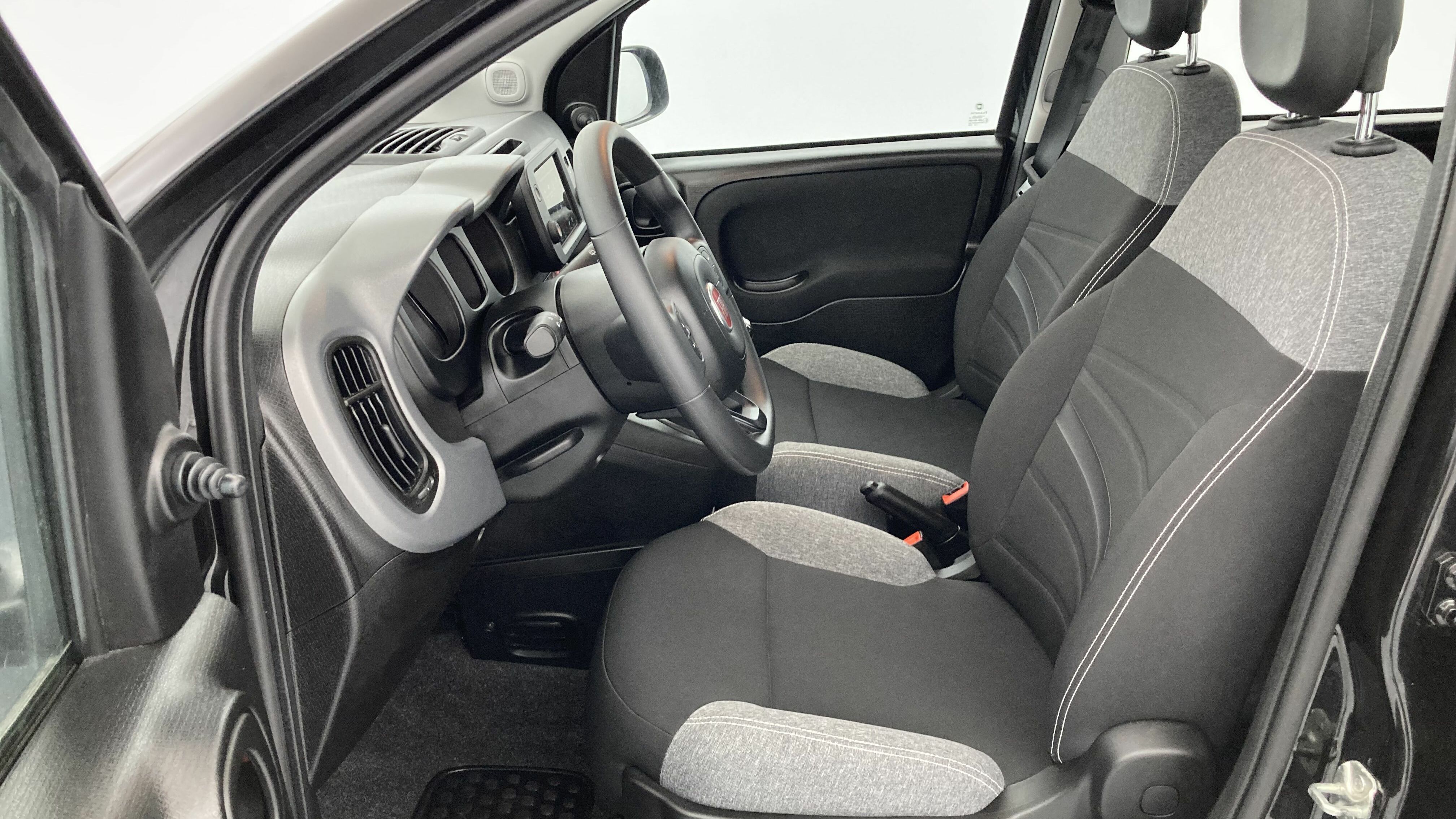 fiat panda cross city plus 1.0 HYBRID 70 MHEV 2023 cinema schwarz 14