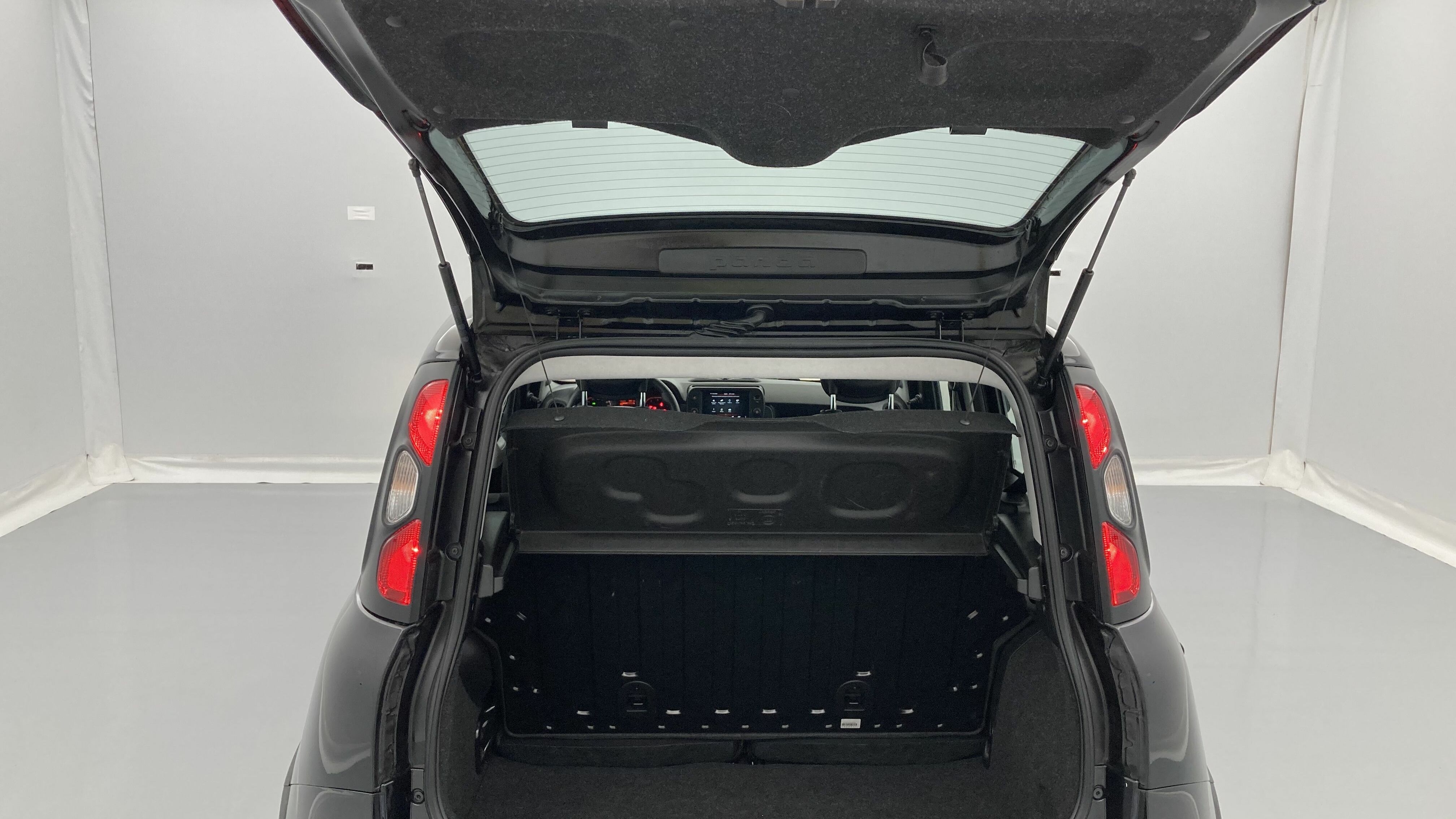 fiat panda cross city plus 1.0 HYBRID 70 MHEV 2023 cinema schwarz 24