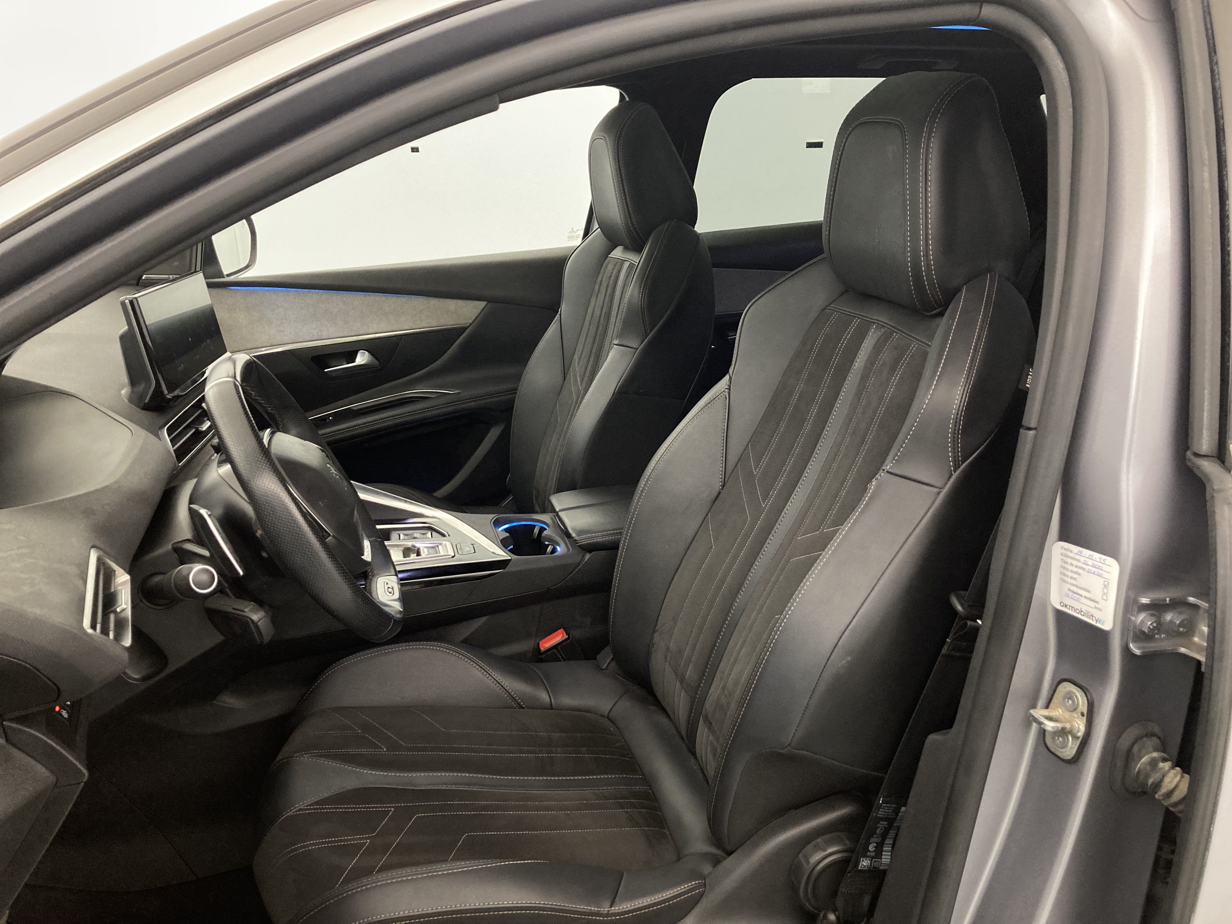 peugeot 3008 gt pack 1.6 HYBRID 300 EAT PHEV 2022 gris artense / negro 17