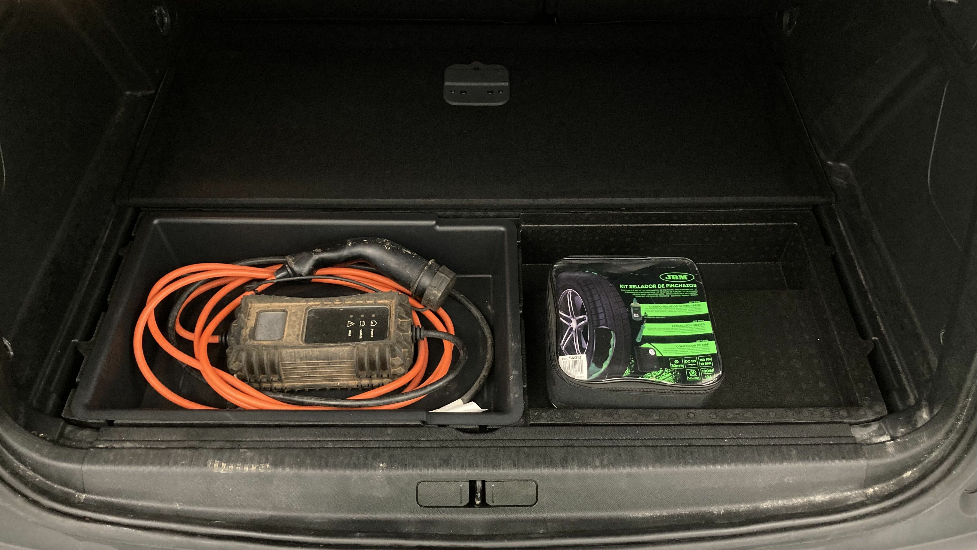 peugeot 3008 gt pack 1.6 HYBRID 300 EAT PHEV 2022 gris artense / negro 21