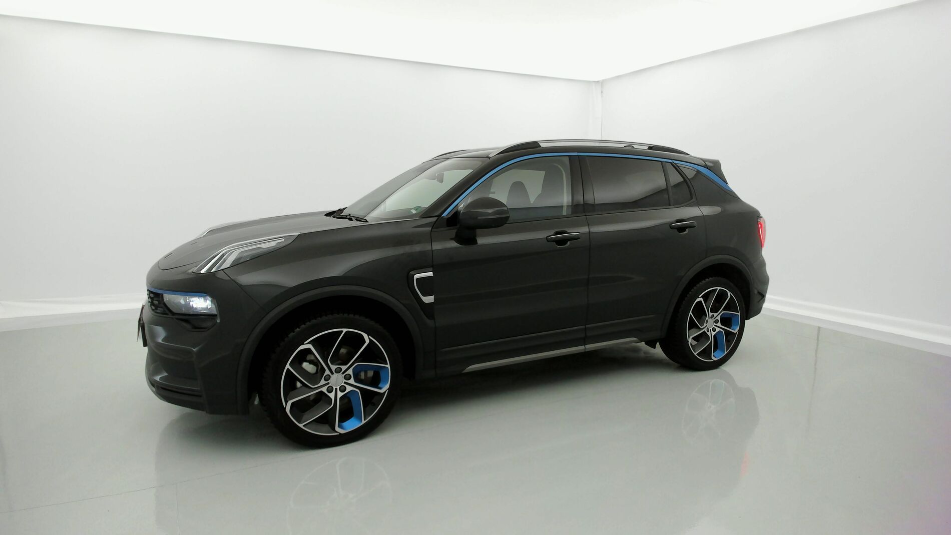 lynk&co 01 nv 1.5 PHEV 261 2022 black 2