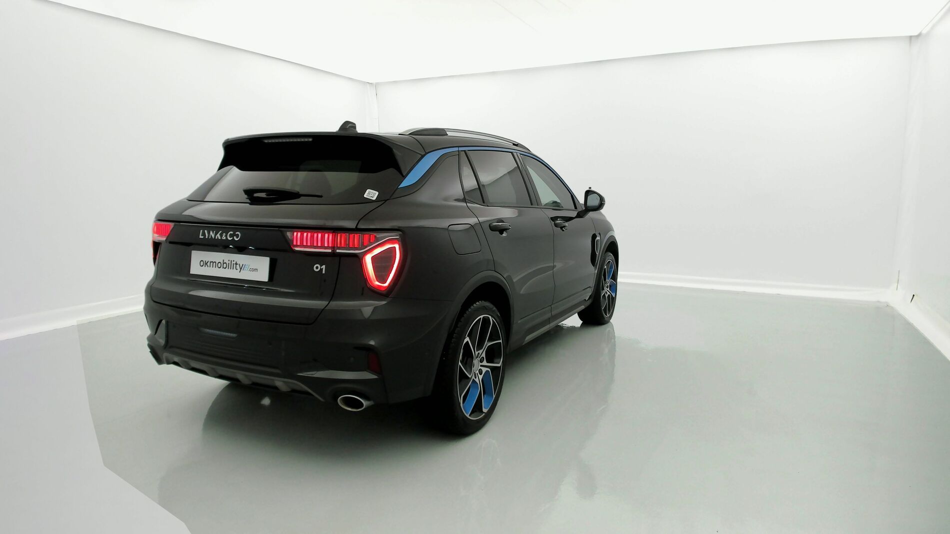 lynk&co 01 nv 1.5 PHEV 261 2022 black 9