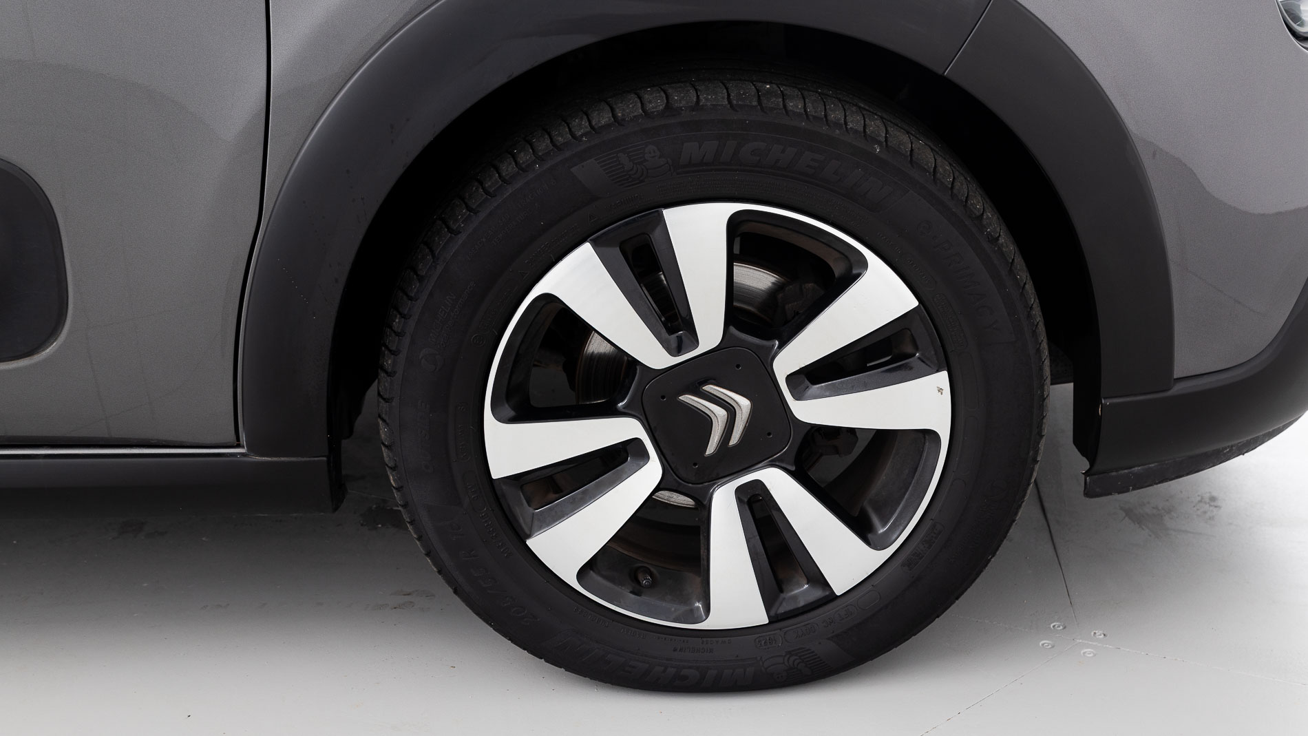 citroen c3 origin max 1.2 PURETECH 83 2024 gris platino / negro 25