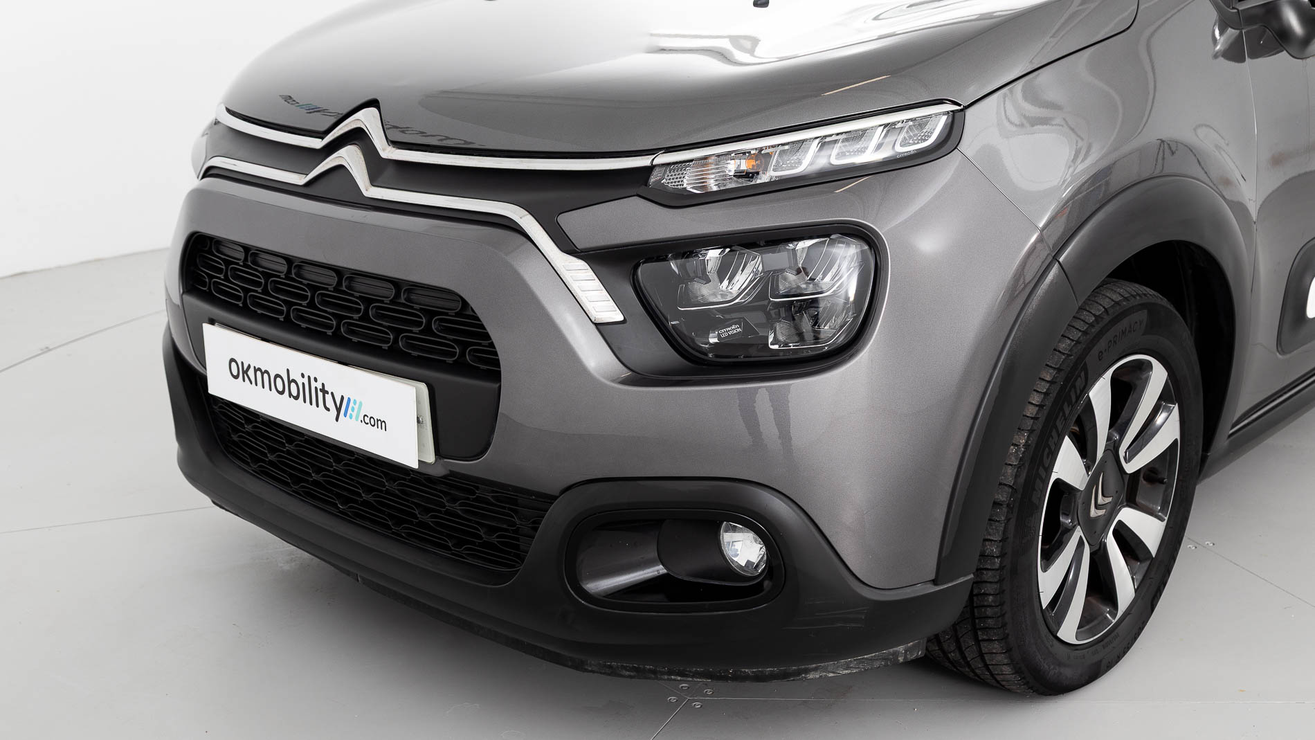 citroen c3 origin max 1.2 PURETECH 83 2024 gris platino / negro 26