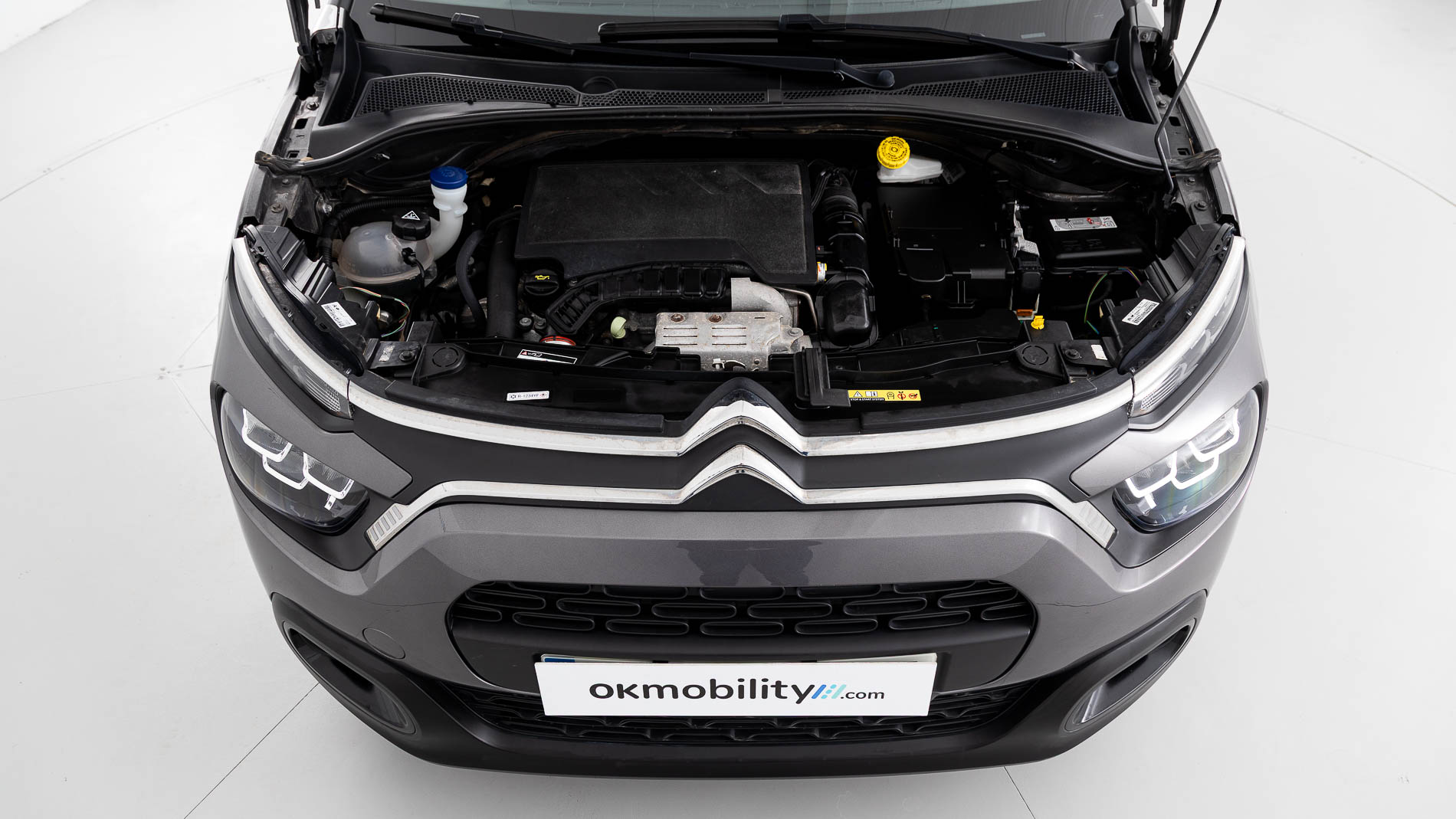 citroen c3 origin max 1.2 PURETECH 83 2024 gris platino / negro 30