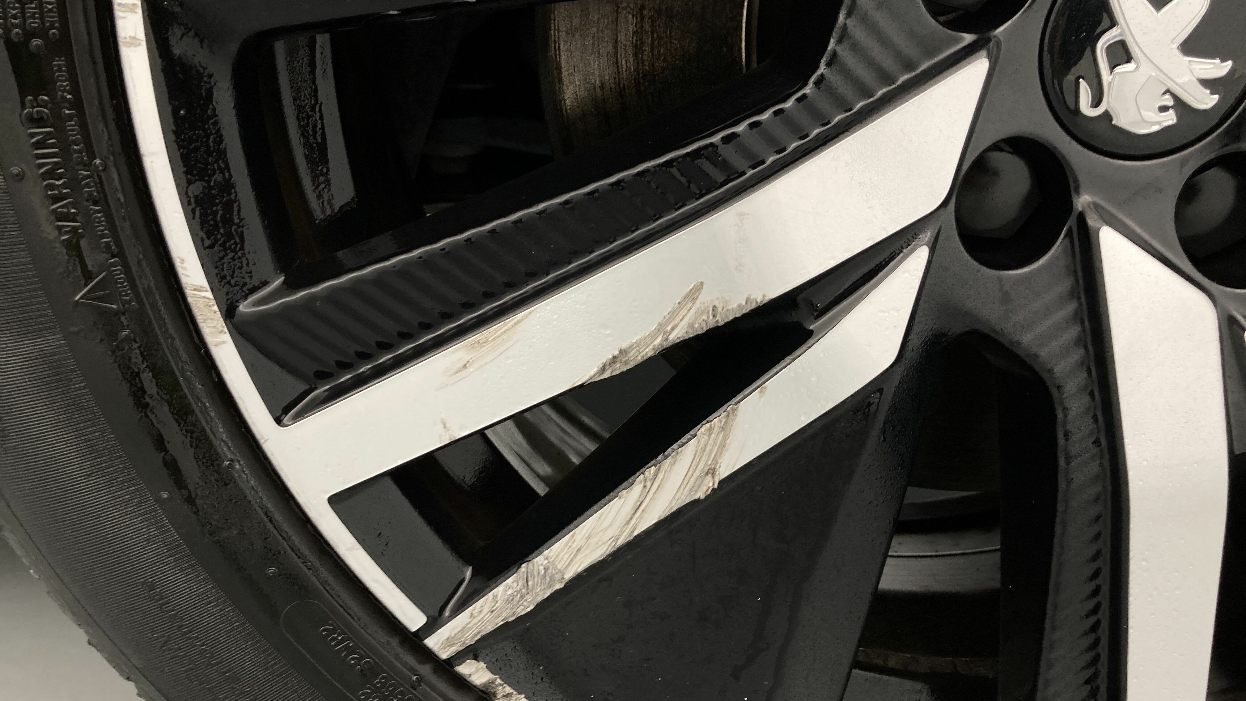 peugeot 3008 gt pack 1.6 HYBRID 300 EAT PHEV 2022 gris artense / negro 31