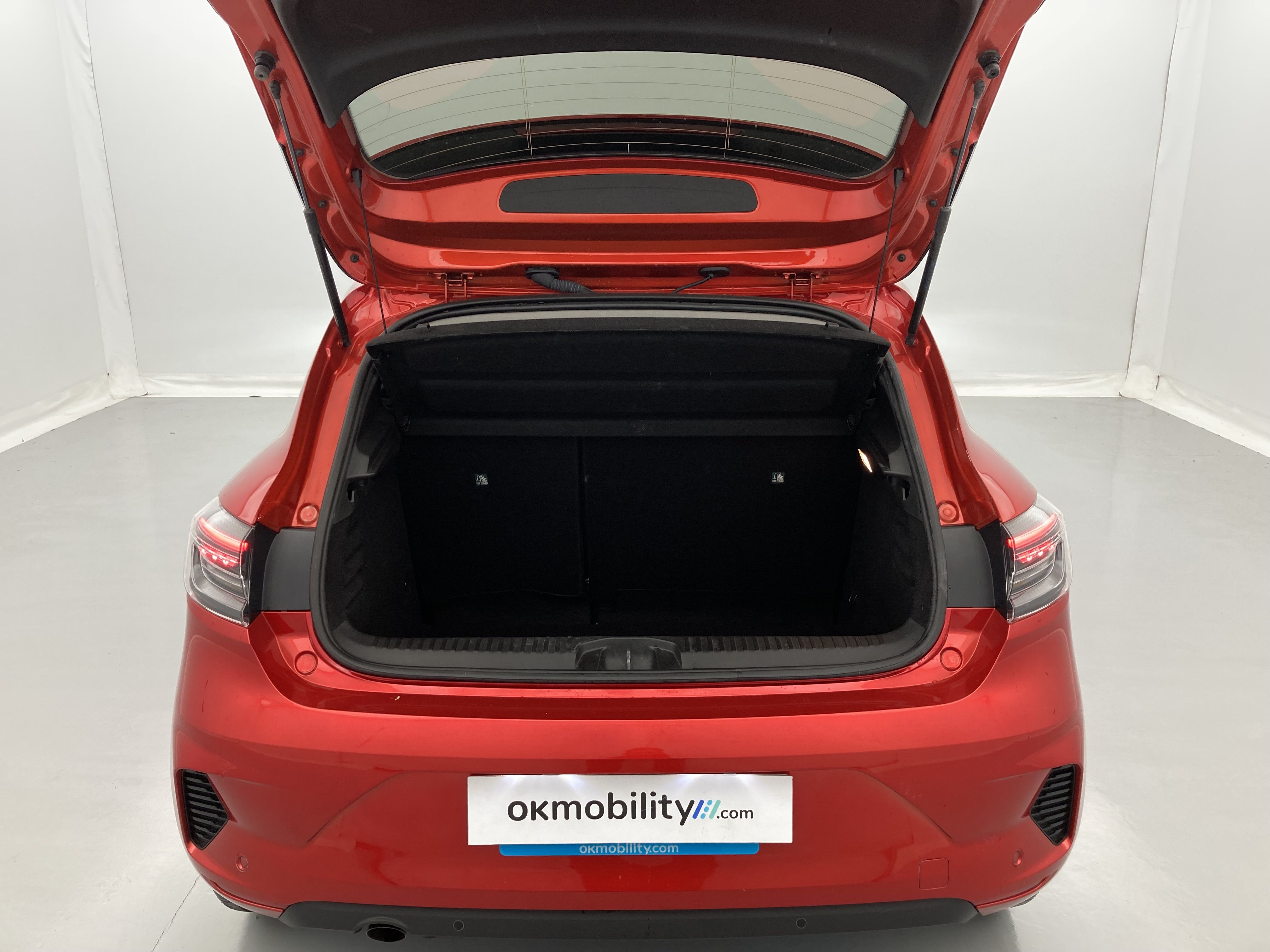 renault clio evolution 1.5 DCI 100 2025 rojo deseo 25