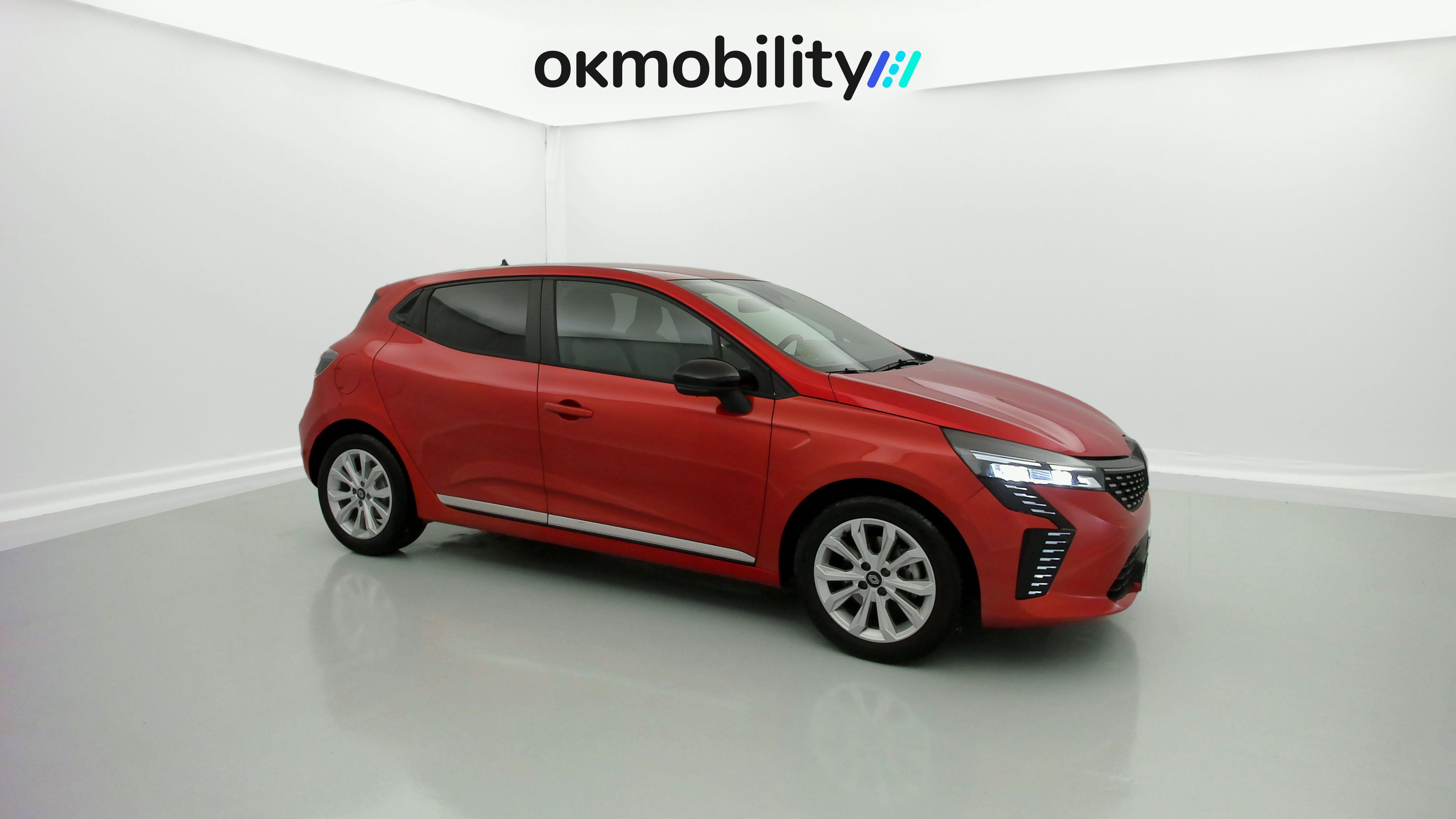 renault clio evolution 1.5 DCI 100 2025 rojo deseo 3