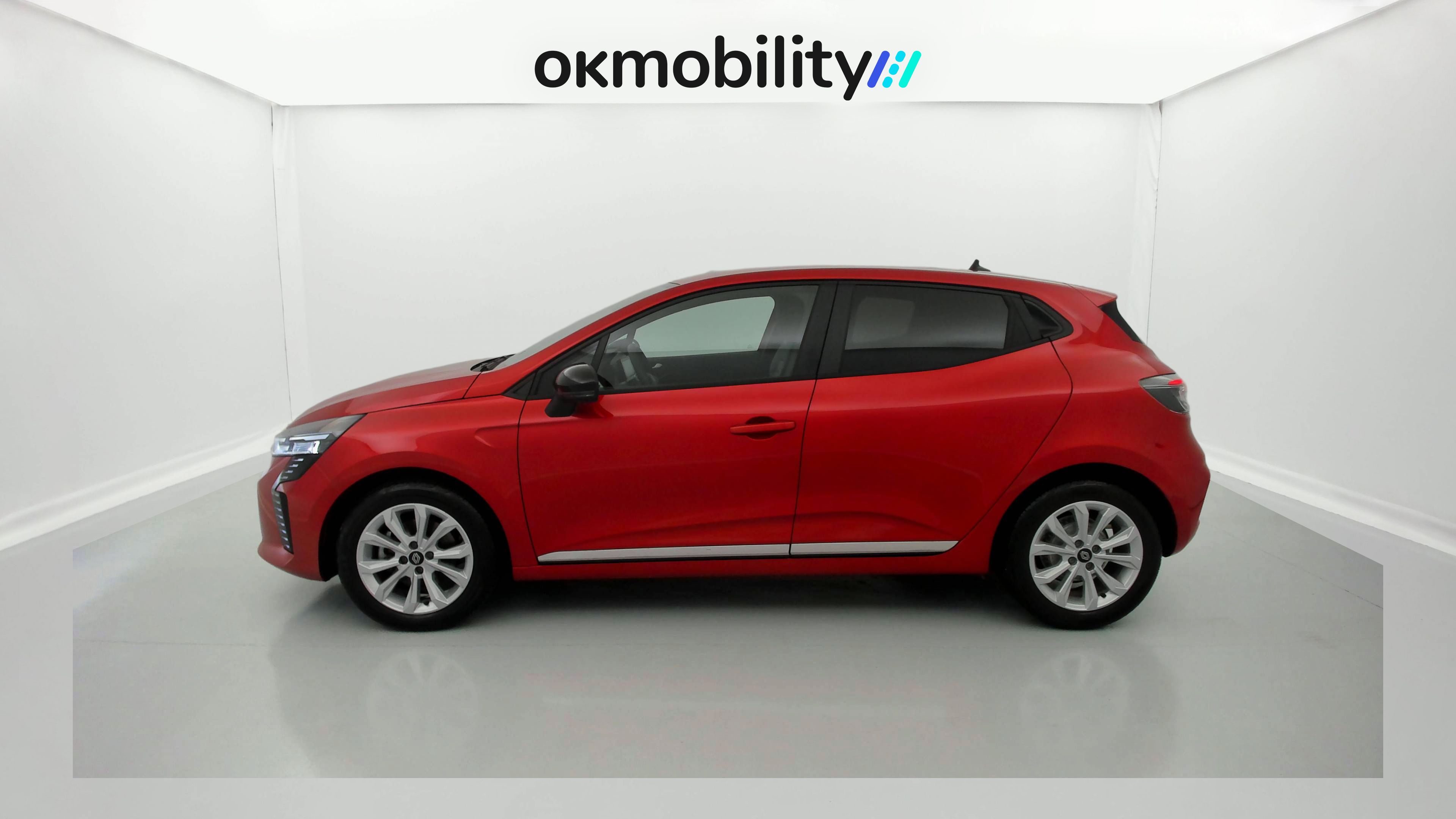 renault clio evolution 1.5 DCI 100 2025 rojo deseo 7