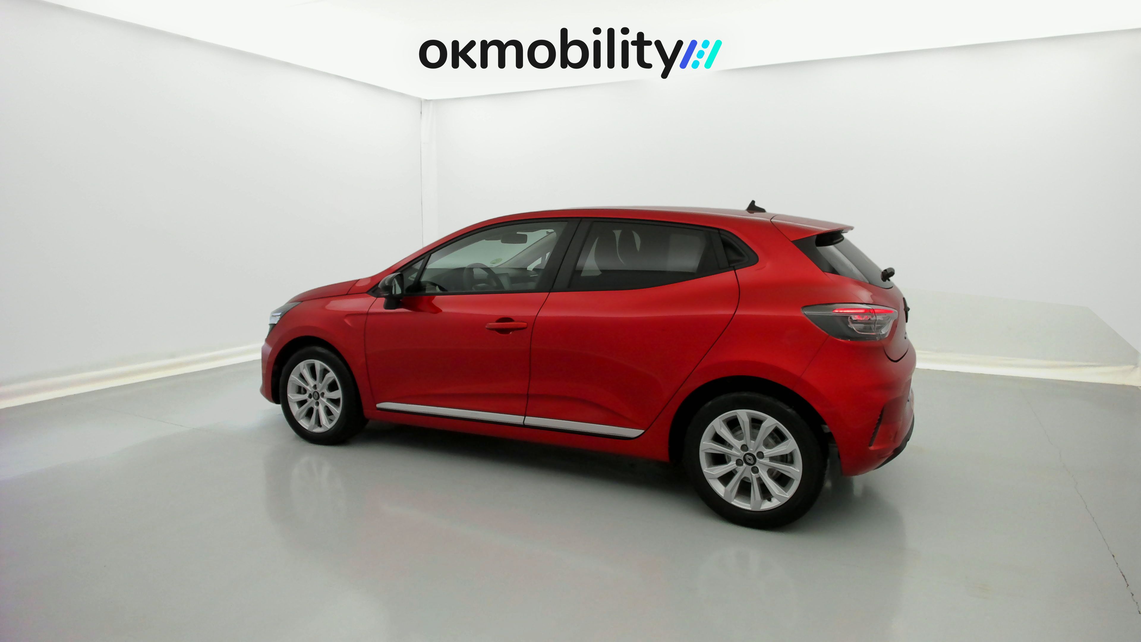 renault clio evolution 1.5 DCI 100 2025 rojo deseo 8