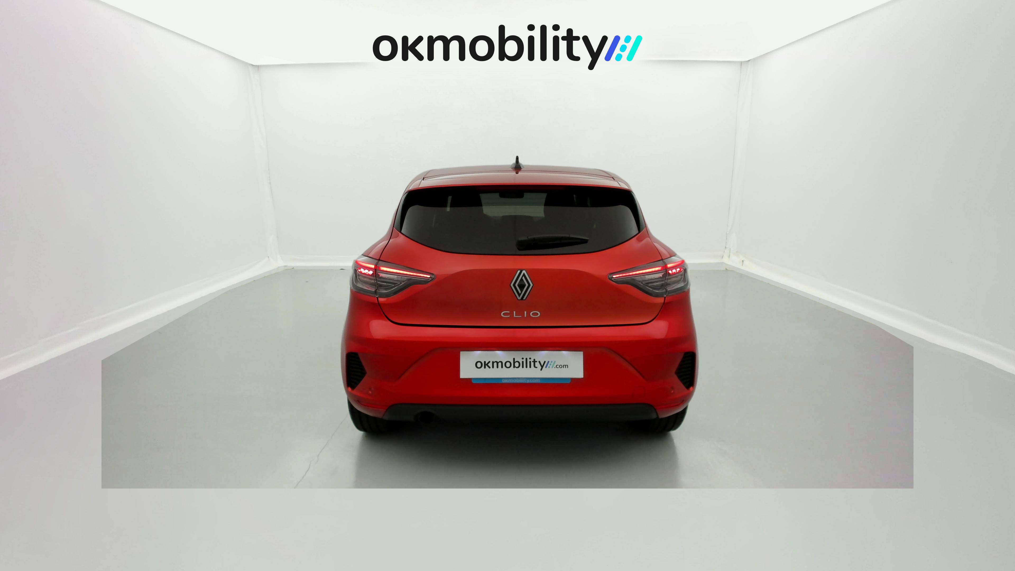 renault clio evolution 1.5 DCI 100 2025 rojo deseo 10