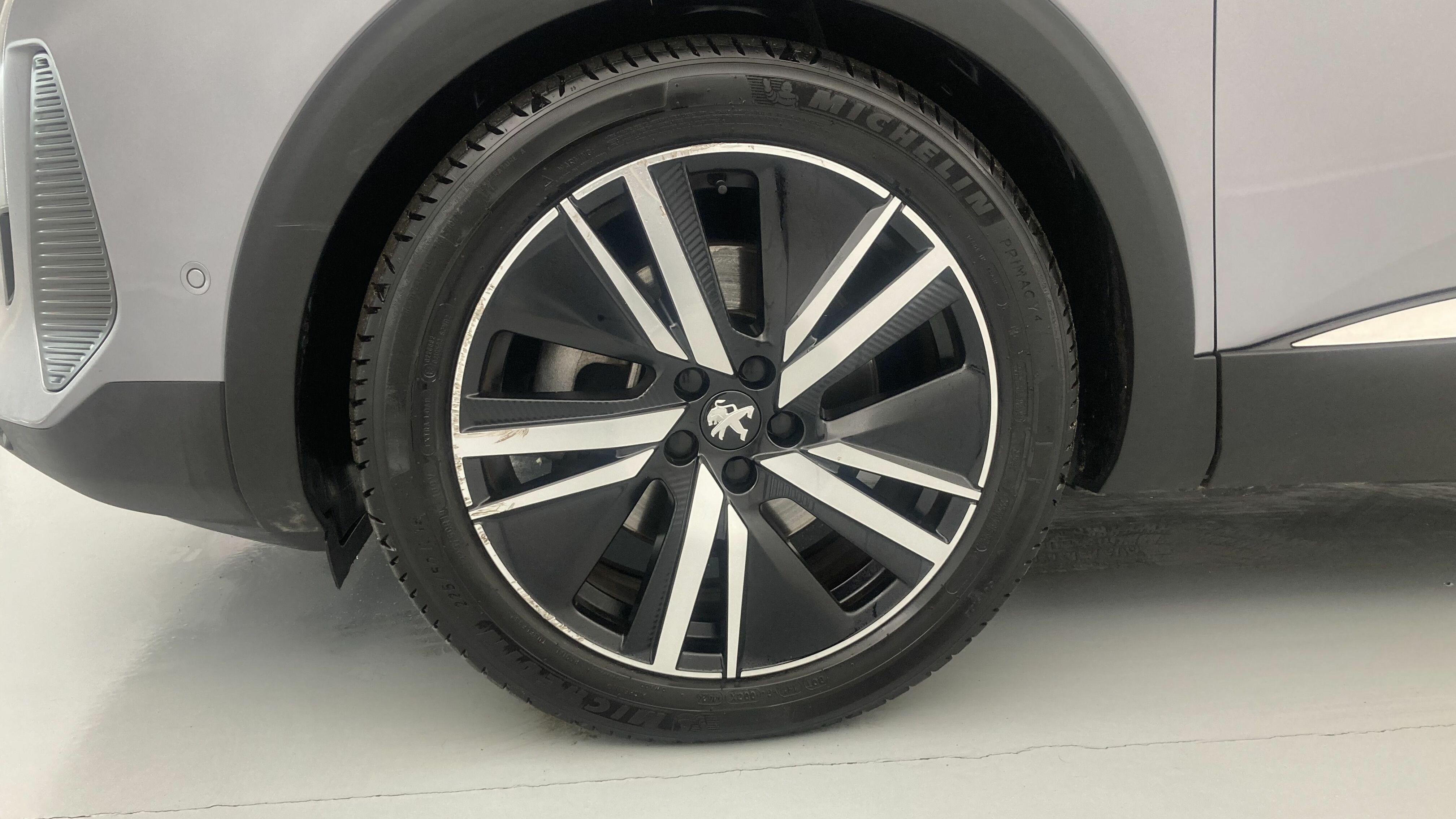 peugeot 3008 gt pack 1.6 HYBRID 300 EAT PHEV 2022 gris artense / negro 26