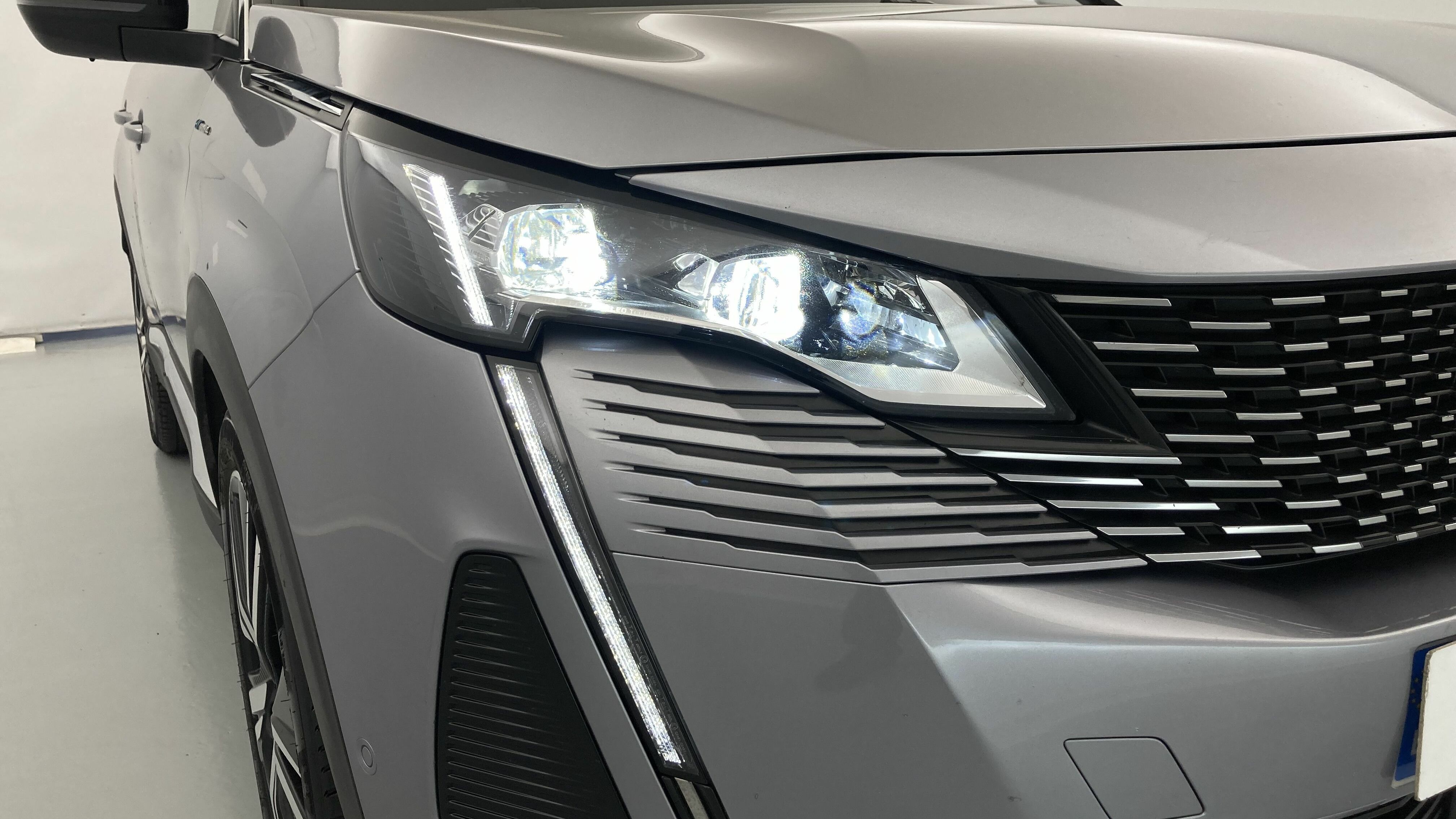 peugeot 3008 gt pack 1.6 HYBRID 300 EAT PHEV 2022 gris artense / negro 28